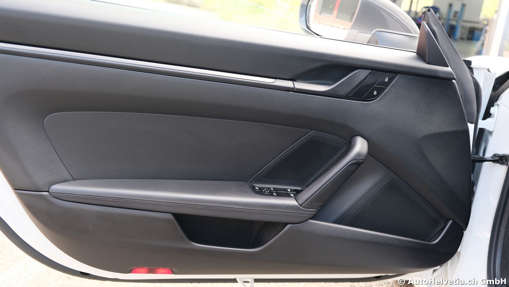 PORSCHE 911 Carrera T-image-13