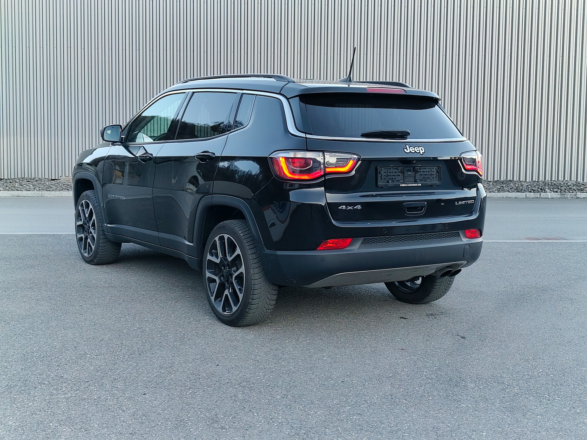 JEEP Compass 1.4 Turbo Limited AWD 9ATX-image-2