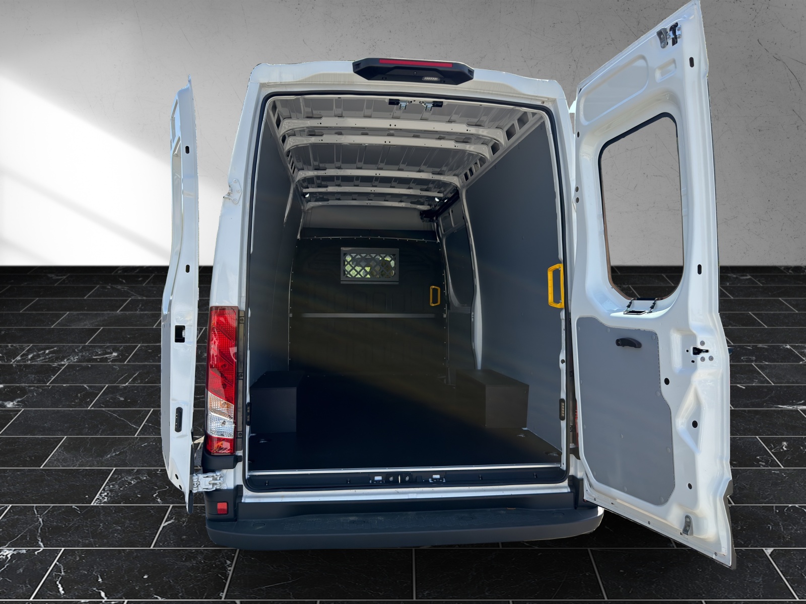 IVECO 35S14 EV-image-14