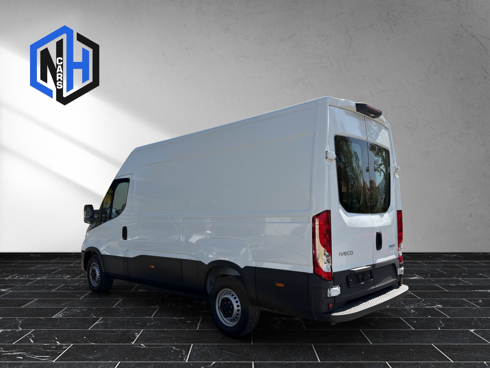 IVECO 35S14 EV-image-7