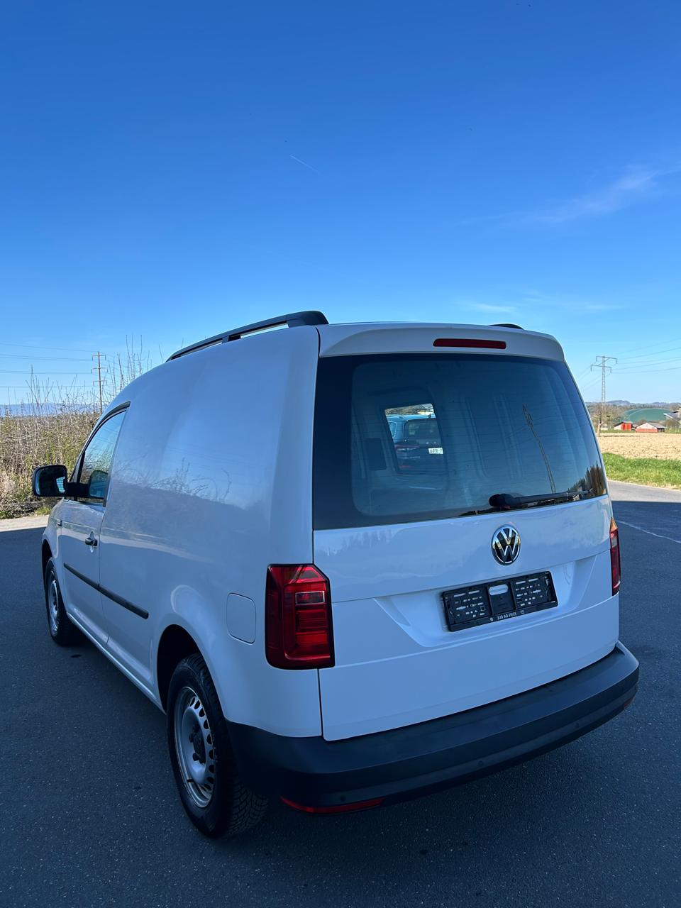 VW CADDY-image-2