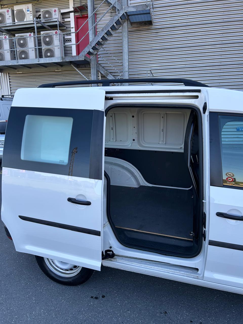VW CADDY-image-10