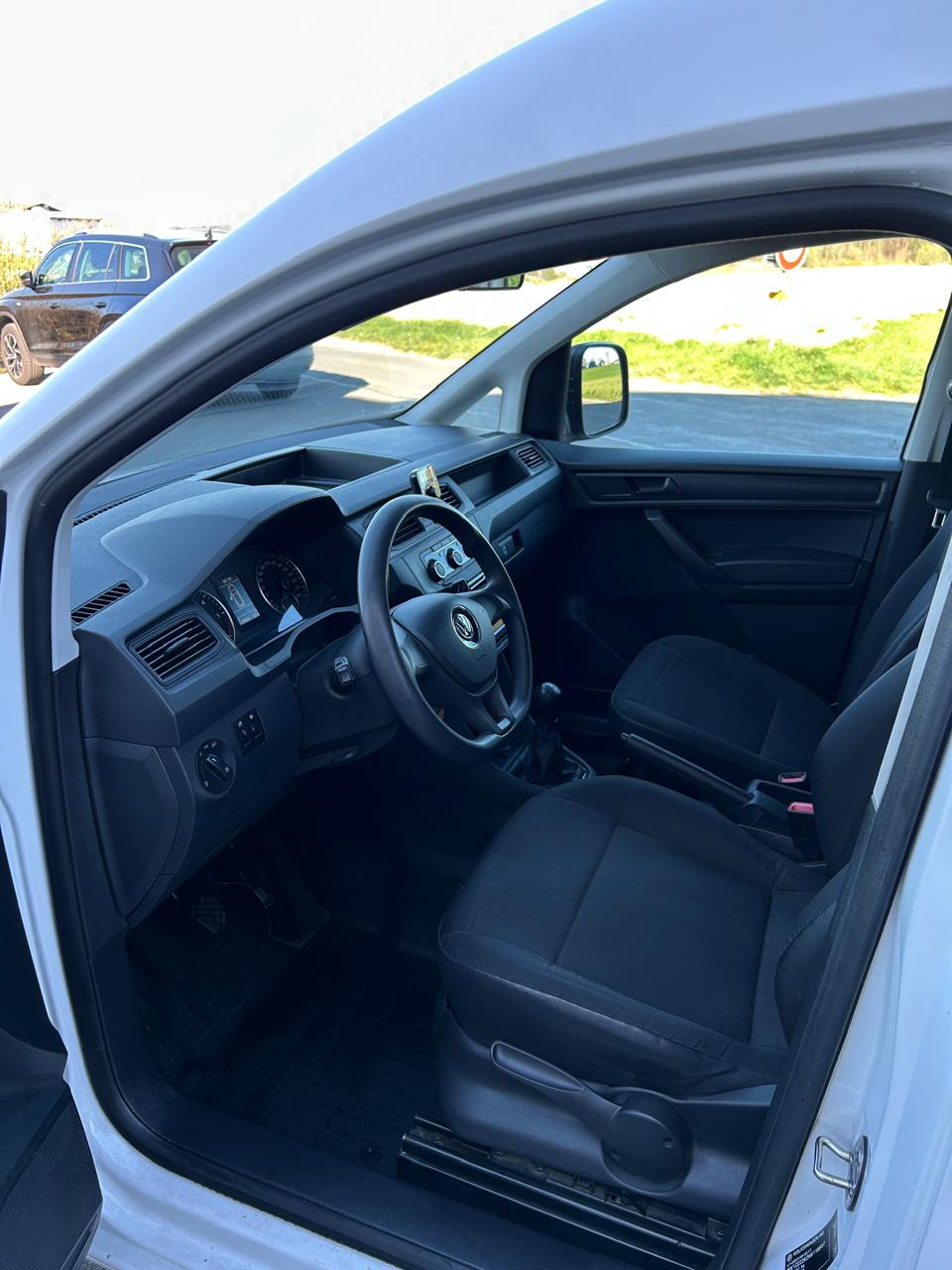 VW CADDY-image-7