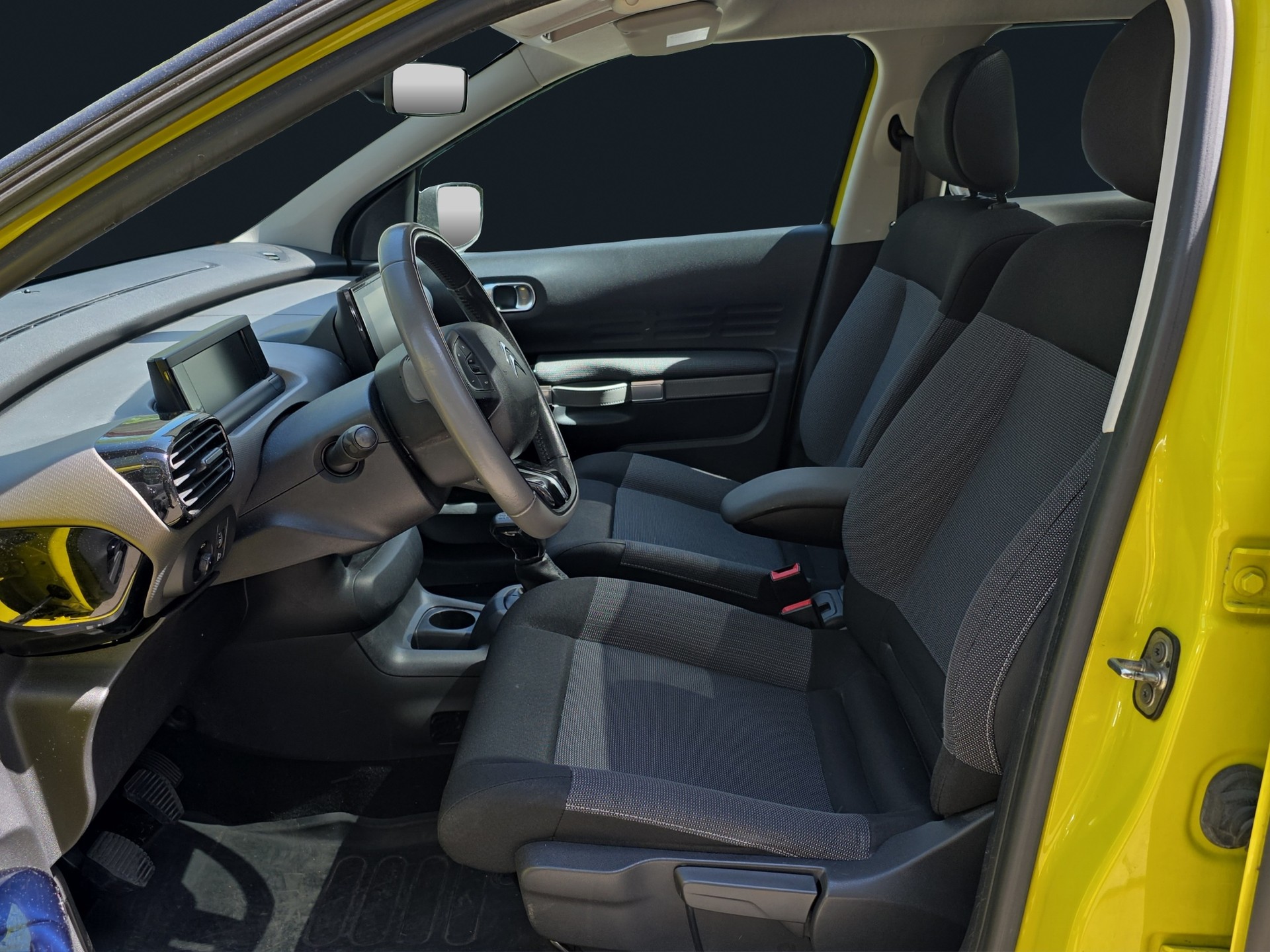 CITROEN C4 Cactus 1.2 e-THP Shine-image-9