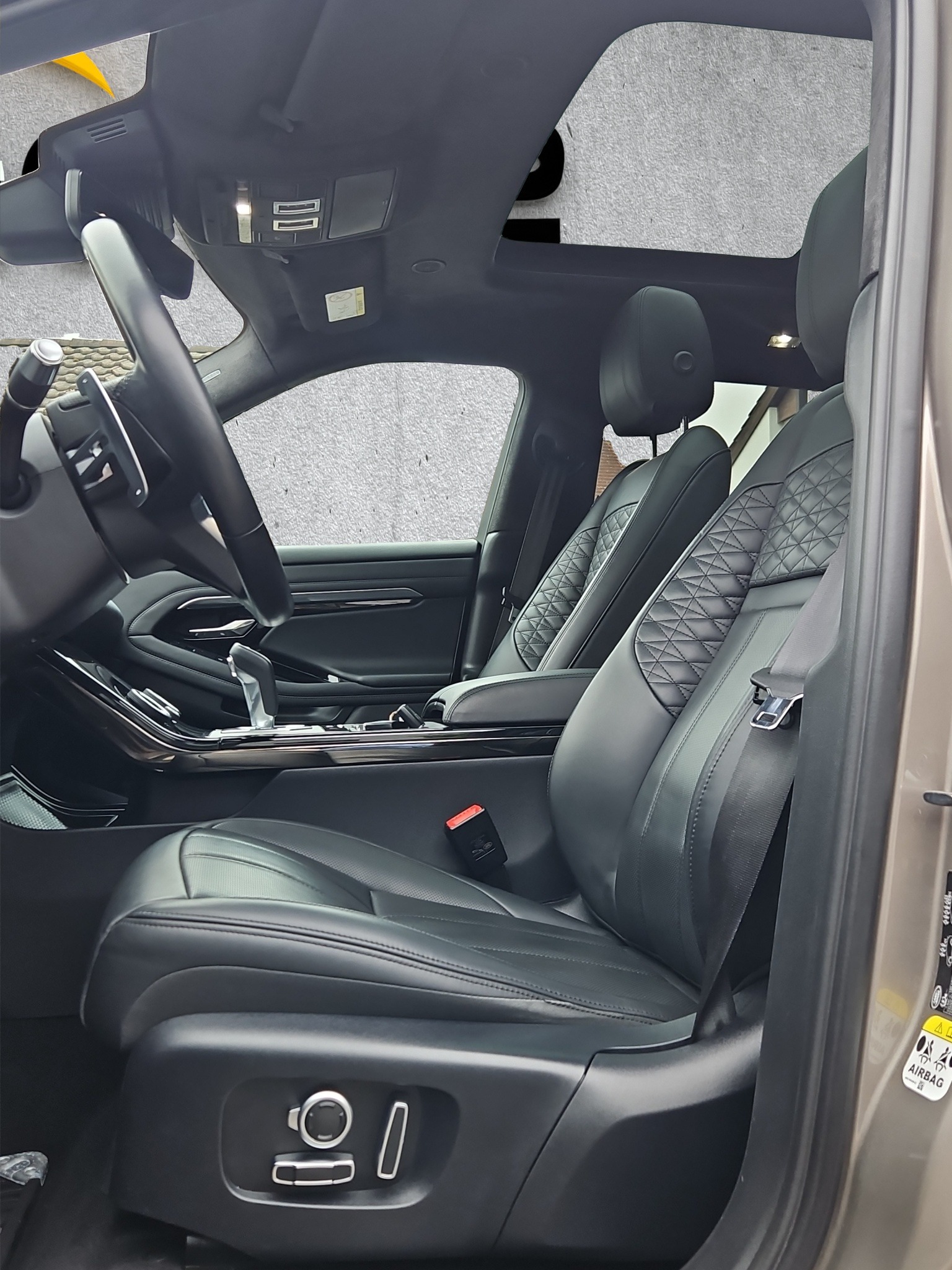 LAND ROVER Range Rover Evoque R-Dynamic P 300e AB AT8 Autobiography-image-15