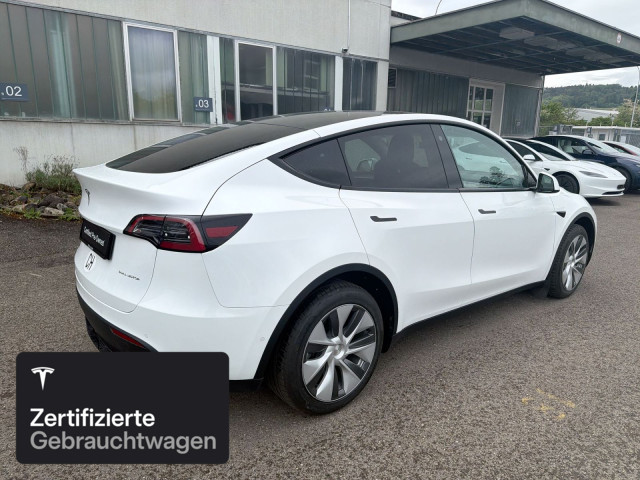 TESLA Model Y Long Range AWD-image-8