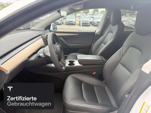 TESLA Model Y Long Range AWD-image-12