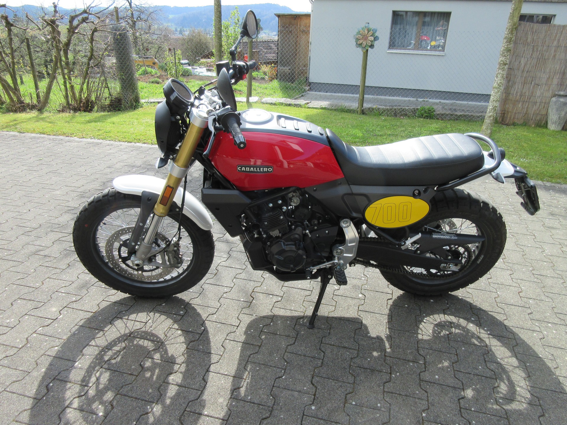 FANTIC Caballero 700