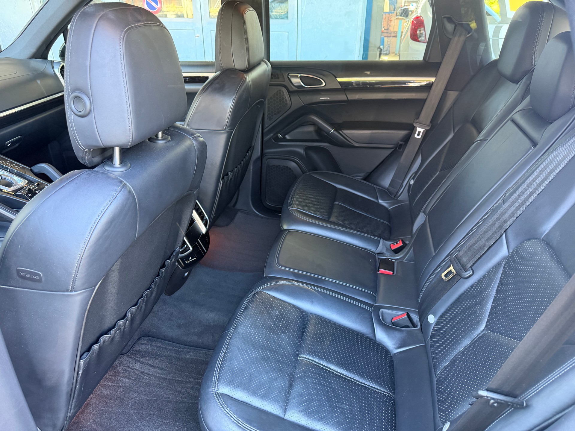 PORSCHE Cayenne S-image-13