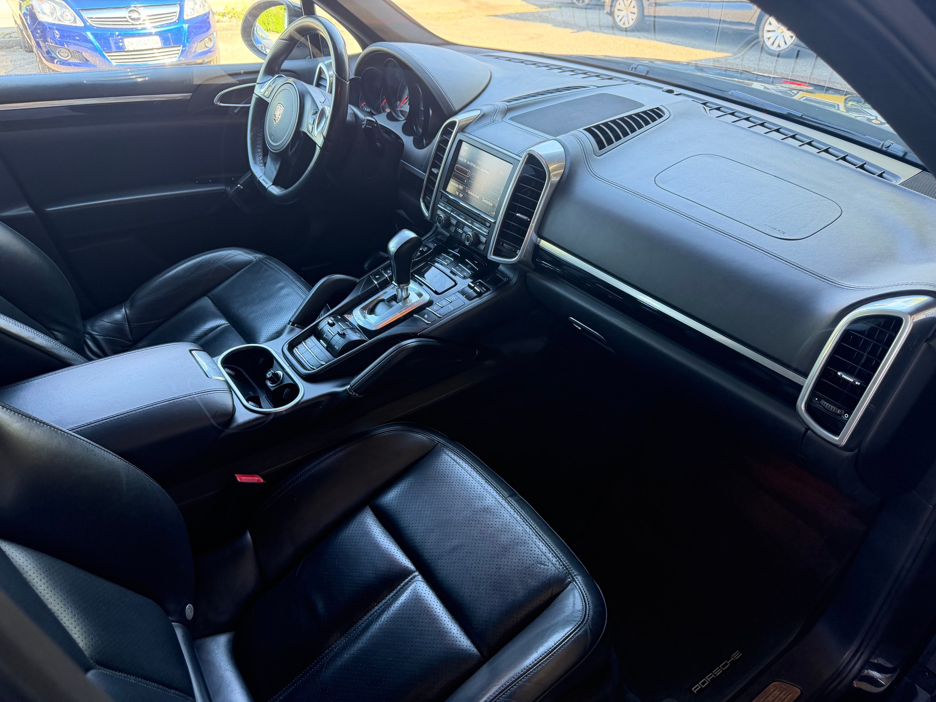 PORSCHE Cayenne S-image-10