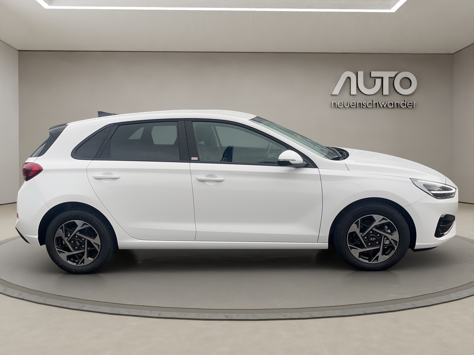 HYUNDAI i30 1.5 T-GDi Amplia 48V MH DCT-showroom-element-3
