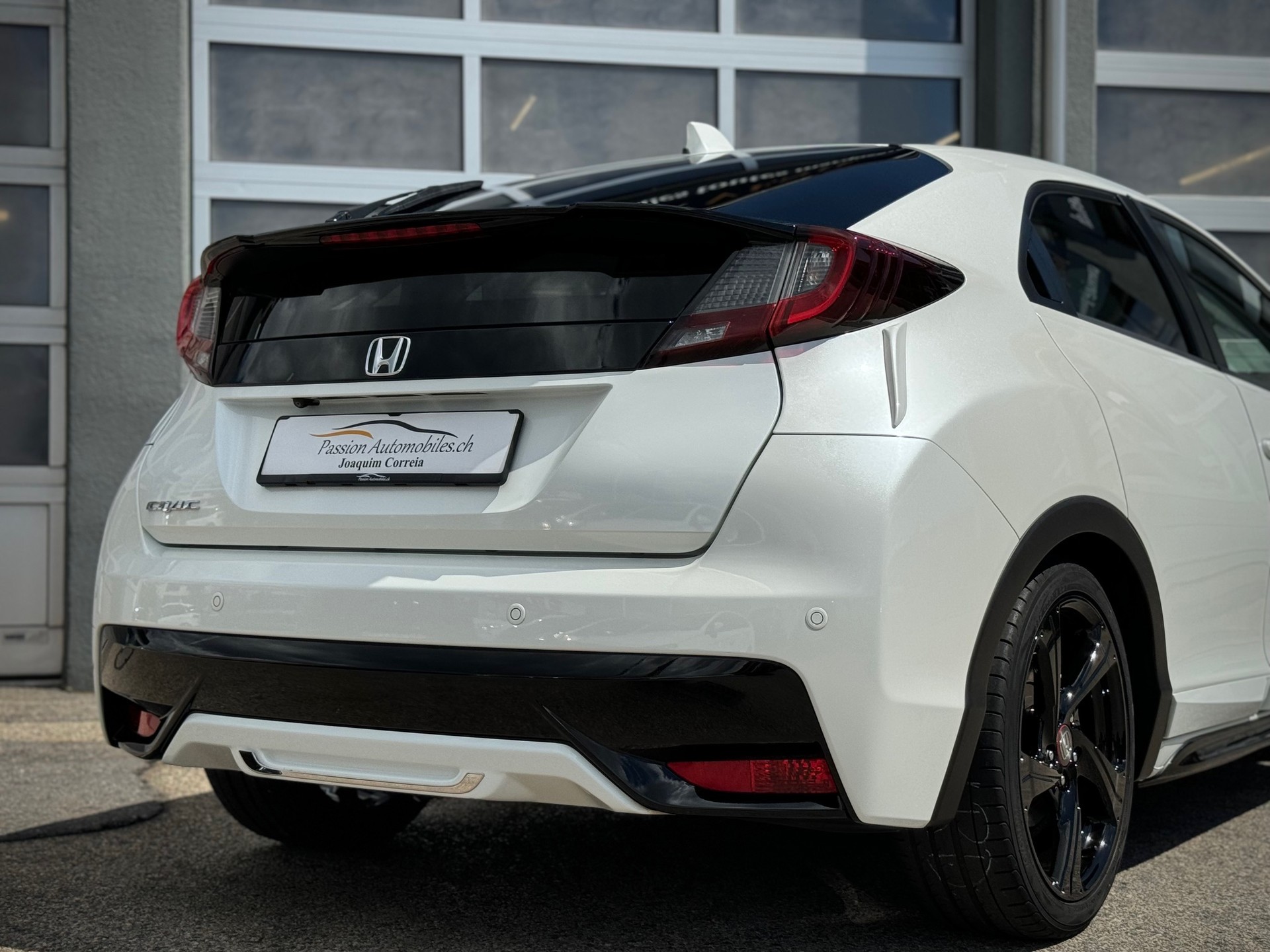 HONDA Civic 1.8 i-VTEC Executive Automat - Véhicule Suisse (CH)-image-3