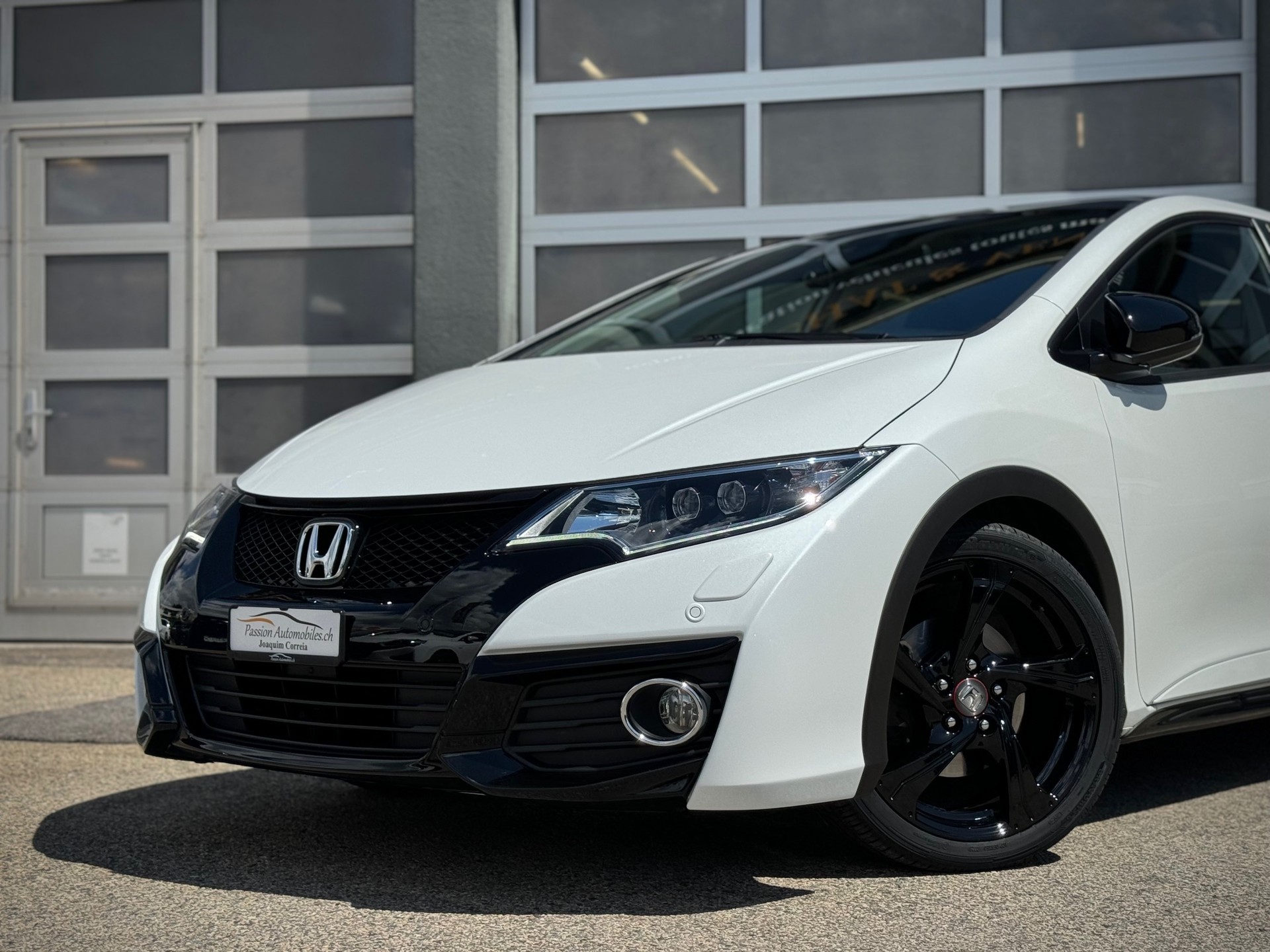 HONDA Civic 1.8 i-VTEC Executive Automat - Véhicule Suisse (CH)-image-2