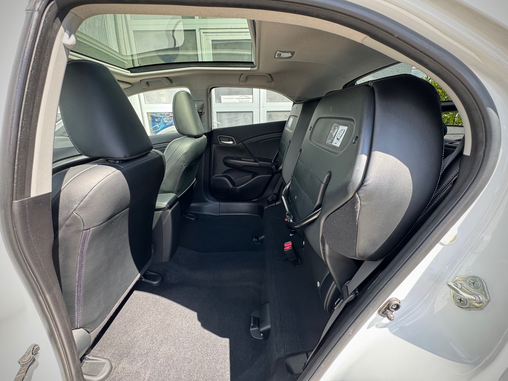 HONDA Civic 1.8 i-VTEC Executive Automat - Véhicule Suisse (CH)-image-11