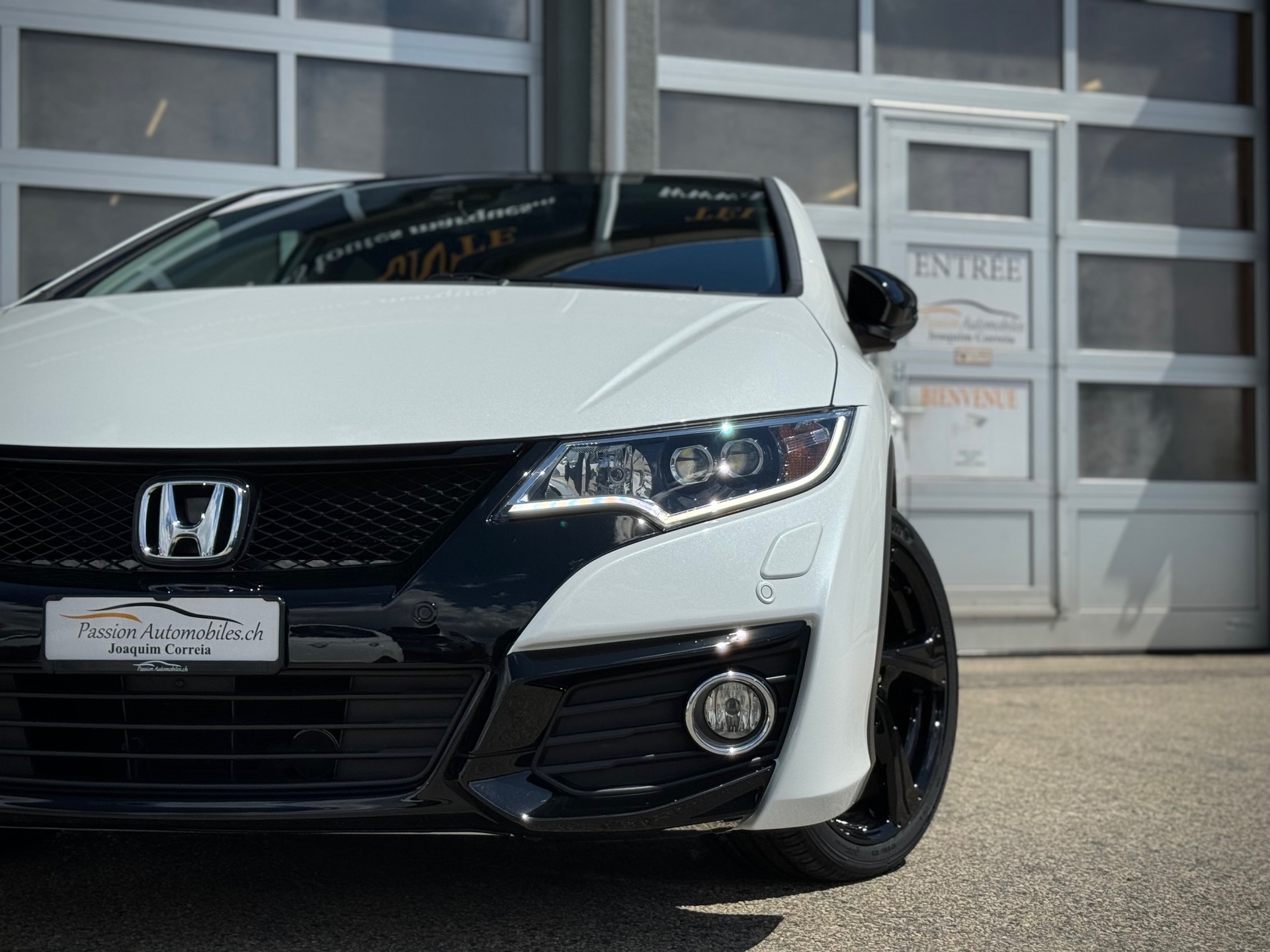 HONDA Civic 1.8 i-VTEC Executive Automat - Véhicule Suisse (CH)-image-4