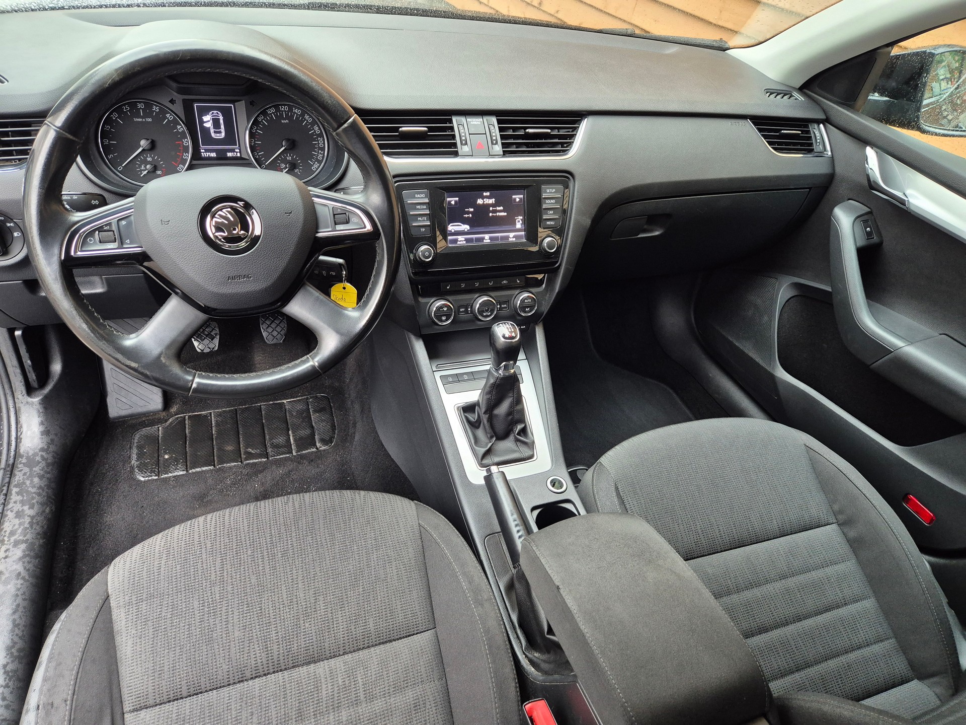 SKODA Octavia Combi 2.0 TDI Ambition 4x4-image-5