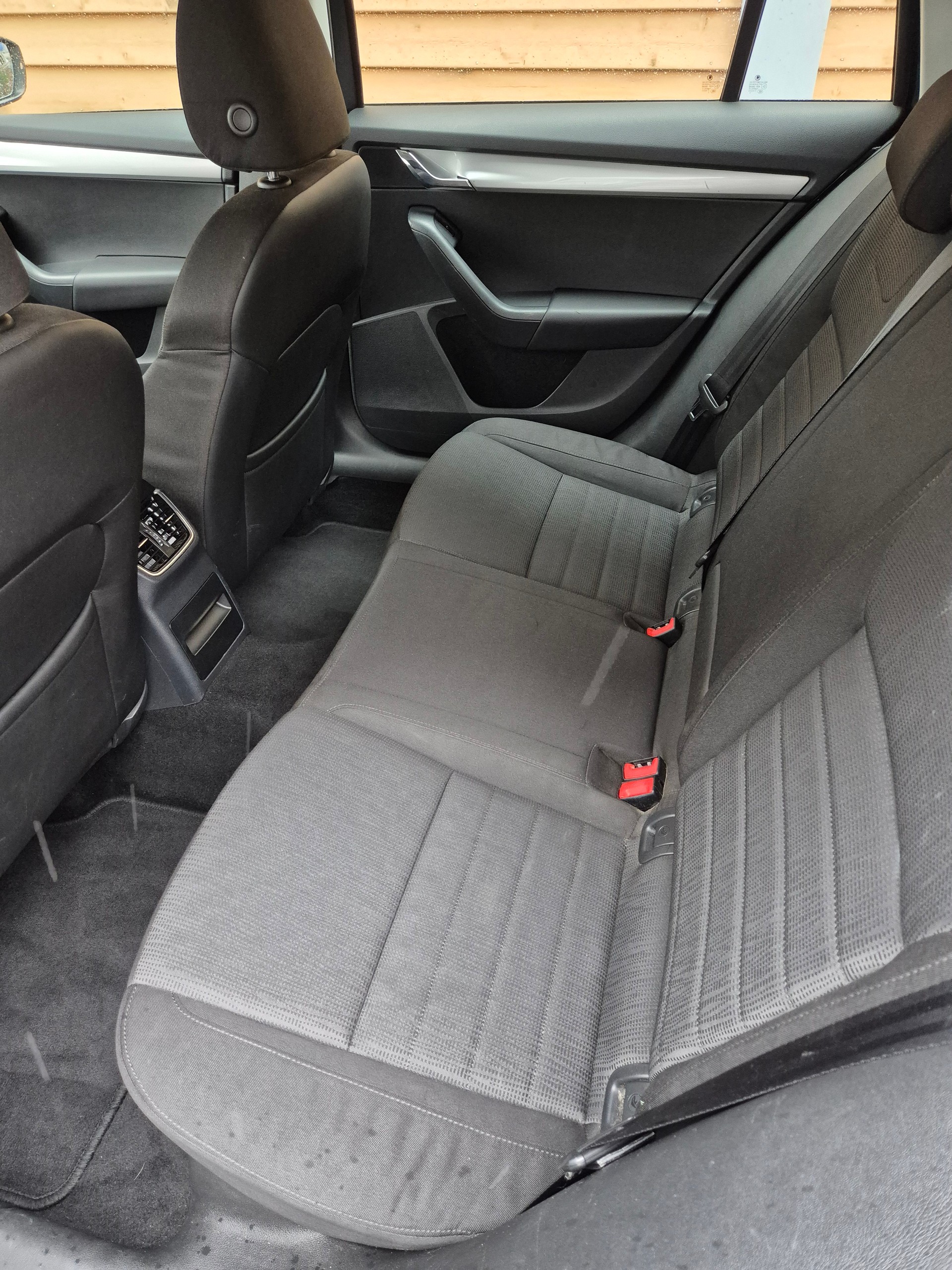 SKODA Octavia Combi 2.0 TDI Ambition 4x4-image-7