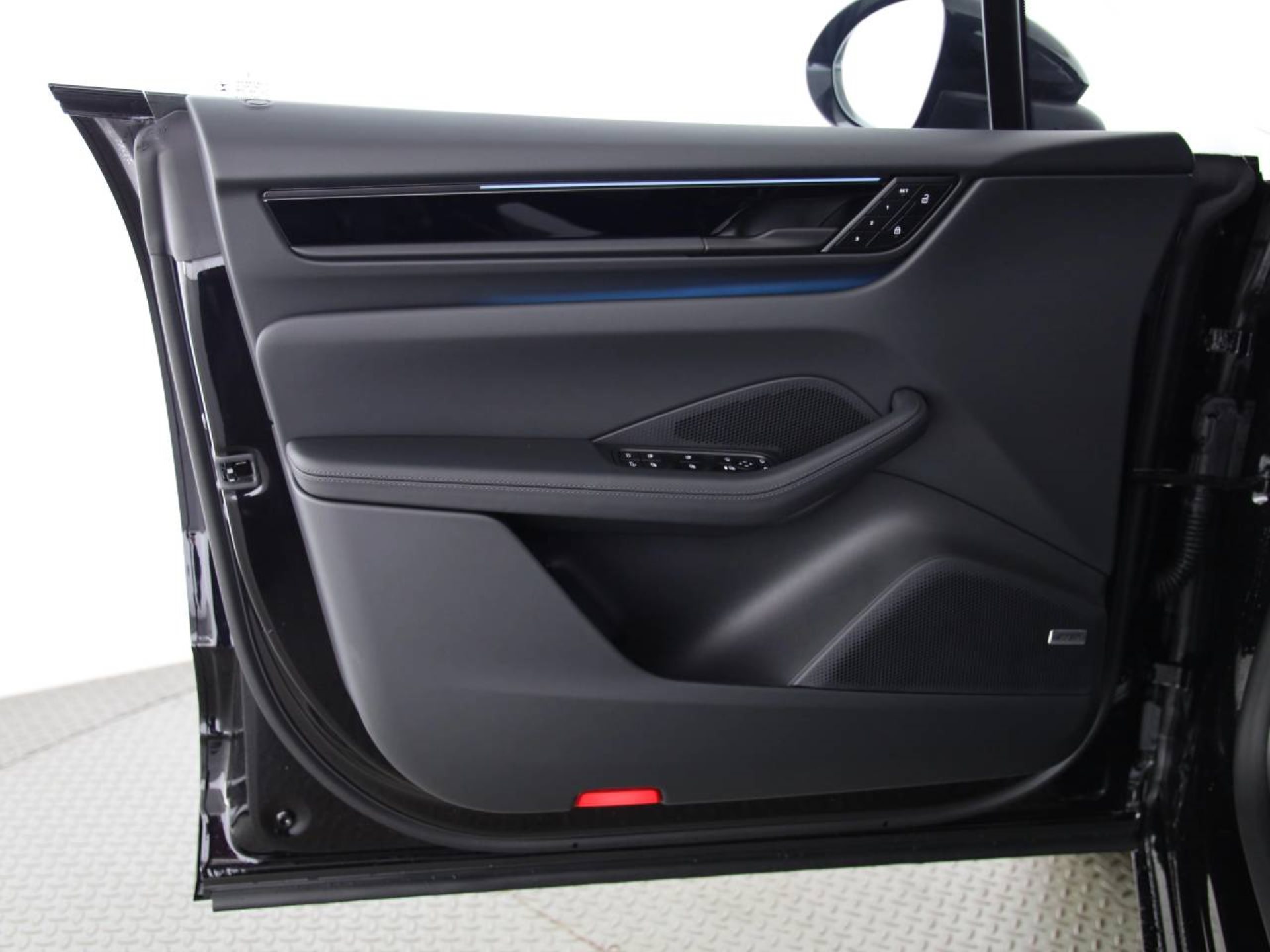 PORSCHE Macan 4S-image-26