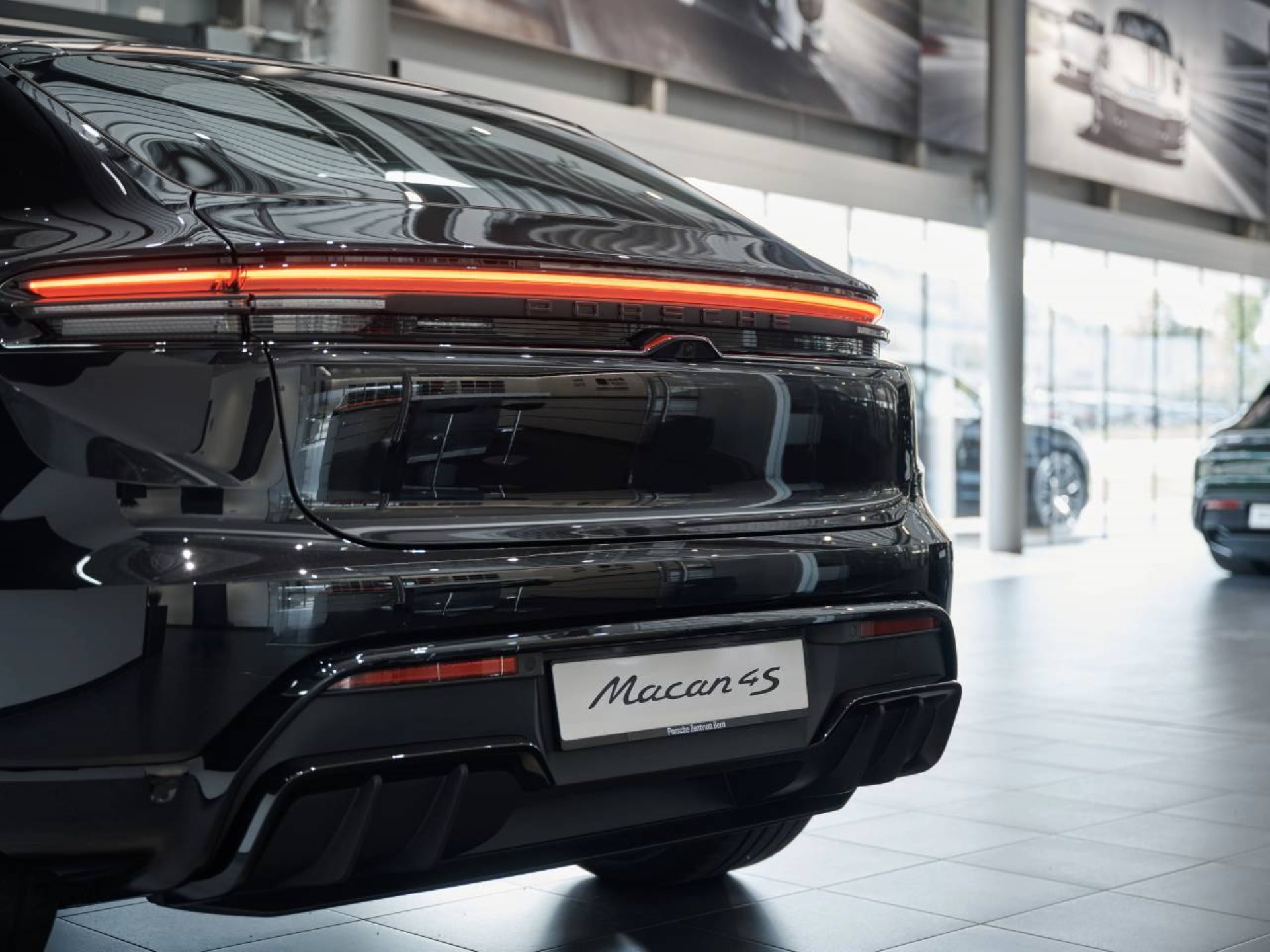 PORSCHE Macan 4S-image-28