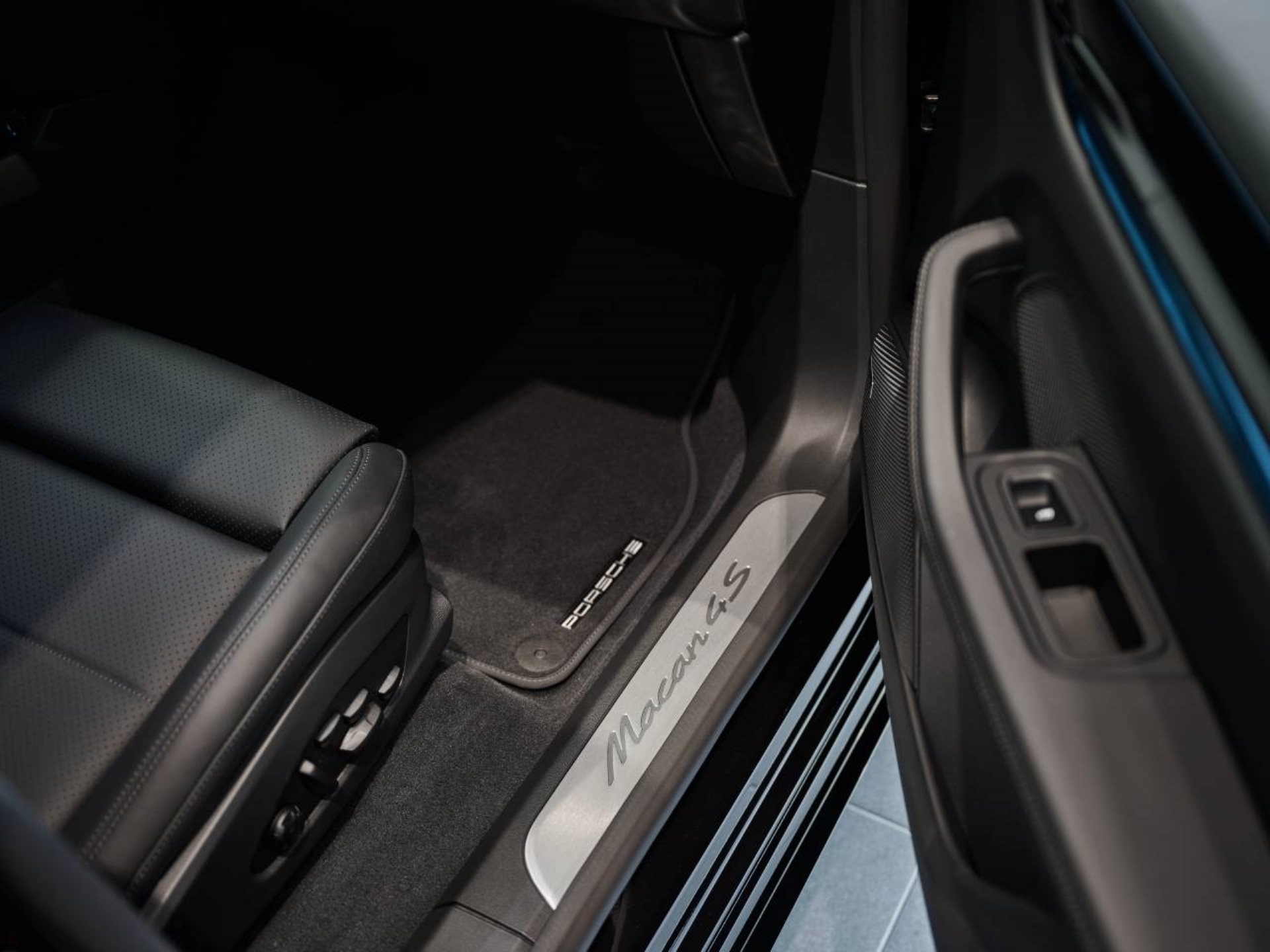 PORSCHE Macan 4S-image-23