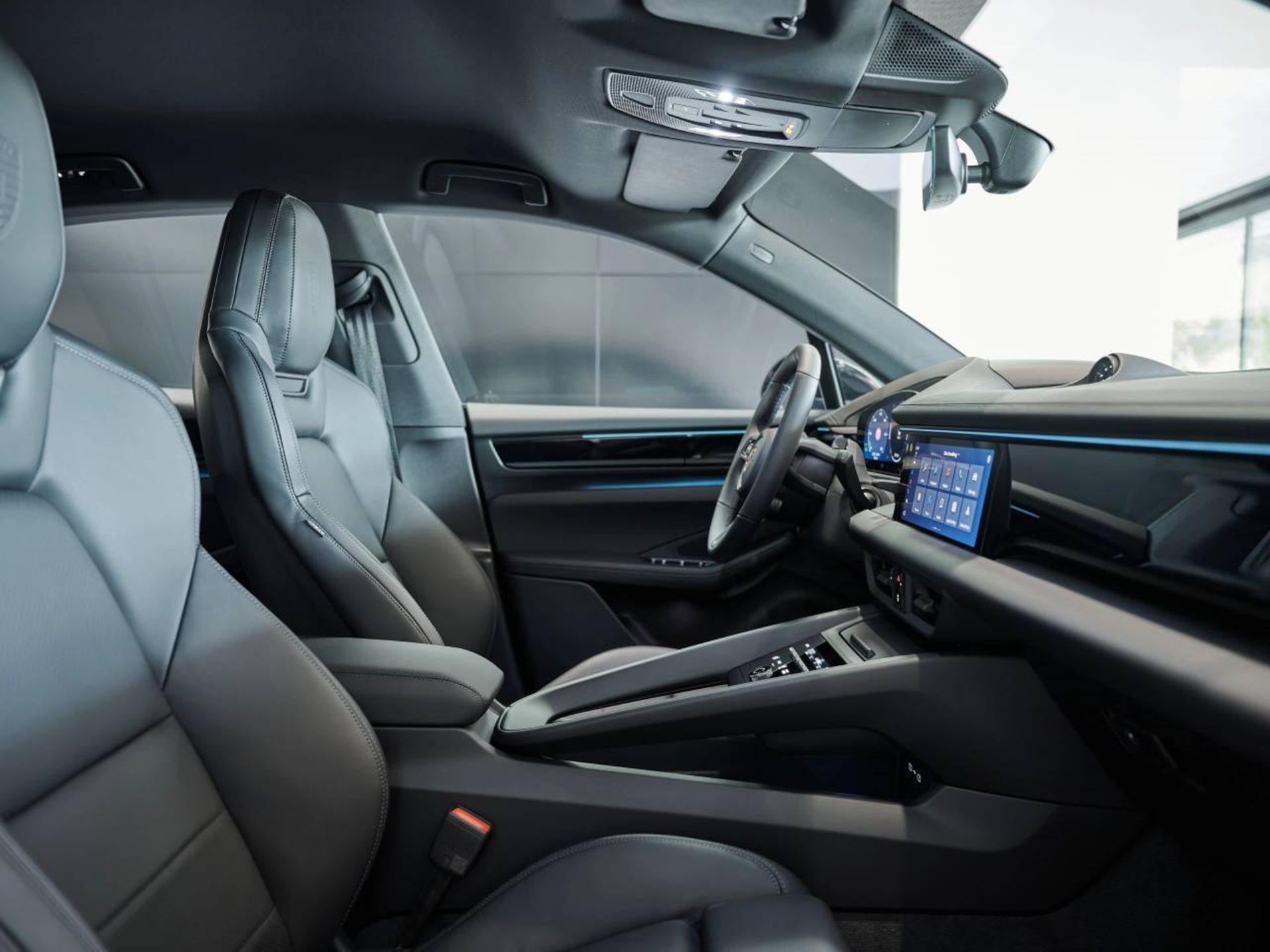 PORSCHE Macan 4S-image-18