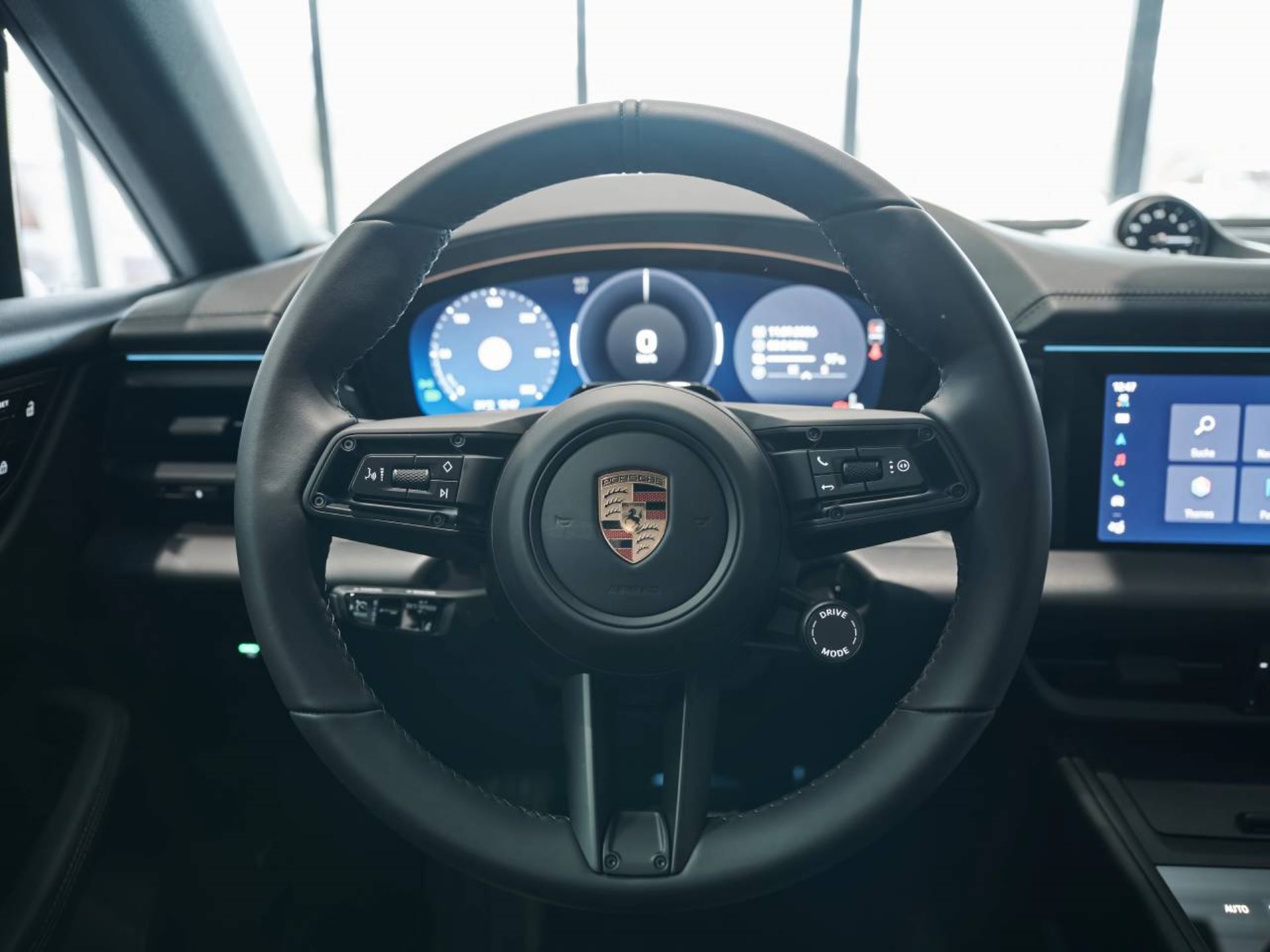 PORSCHE Macan 4S-image-13