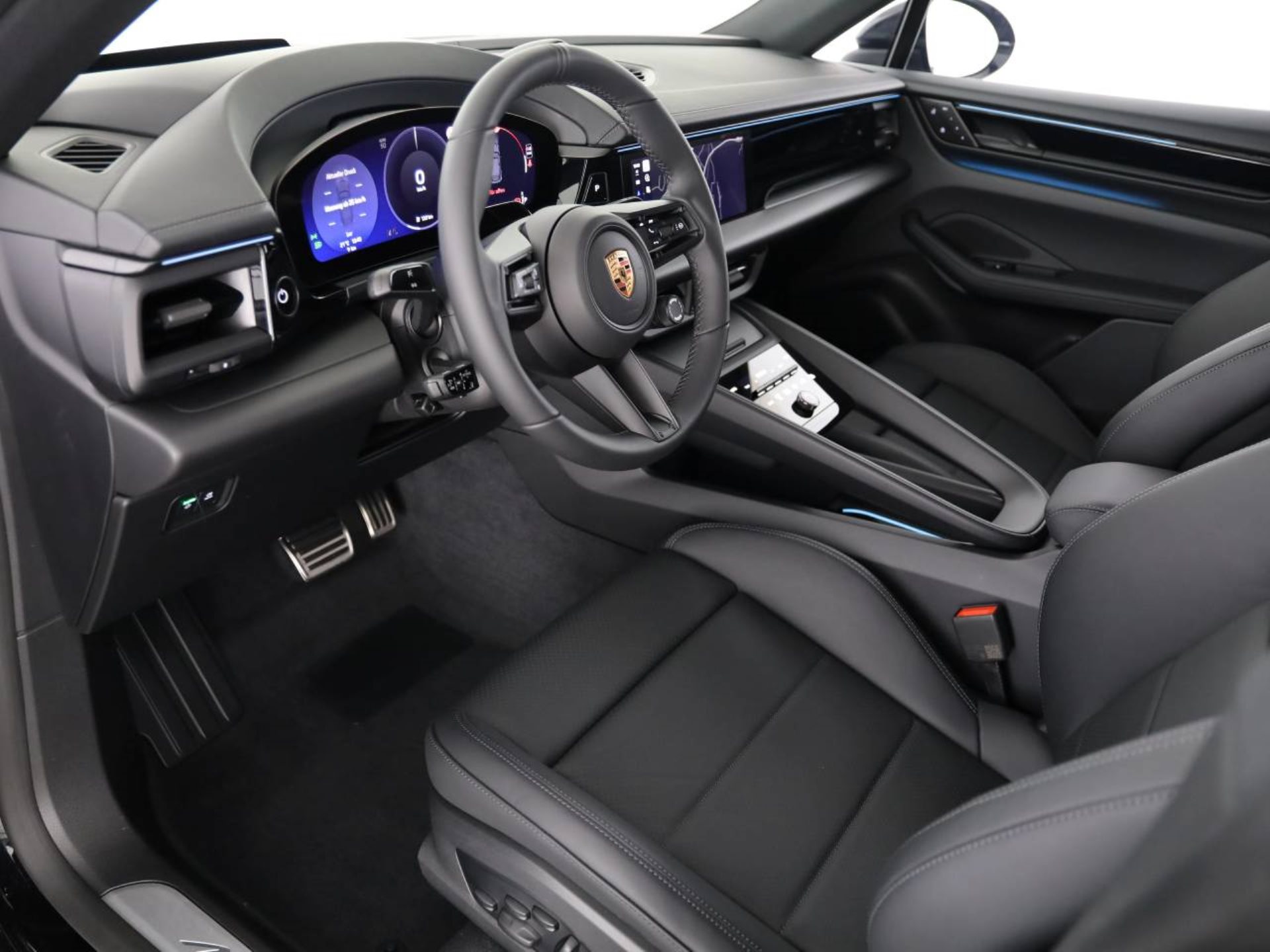 PORSCHE Macan 4S-showroom-element-3