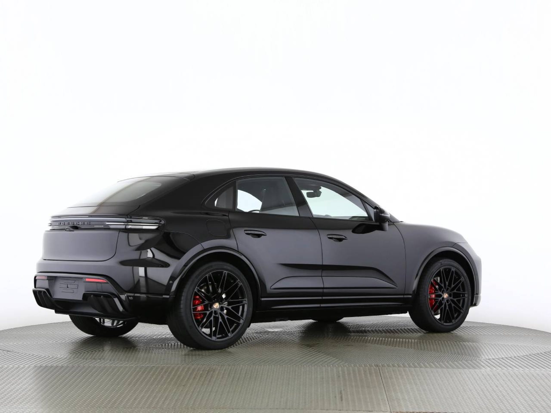 PORSCHE Macan 4S-showroom-element-2