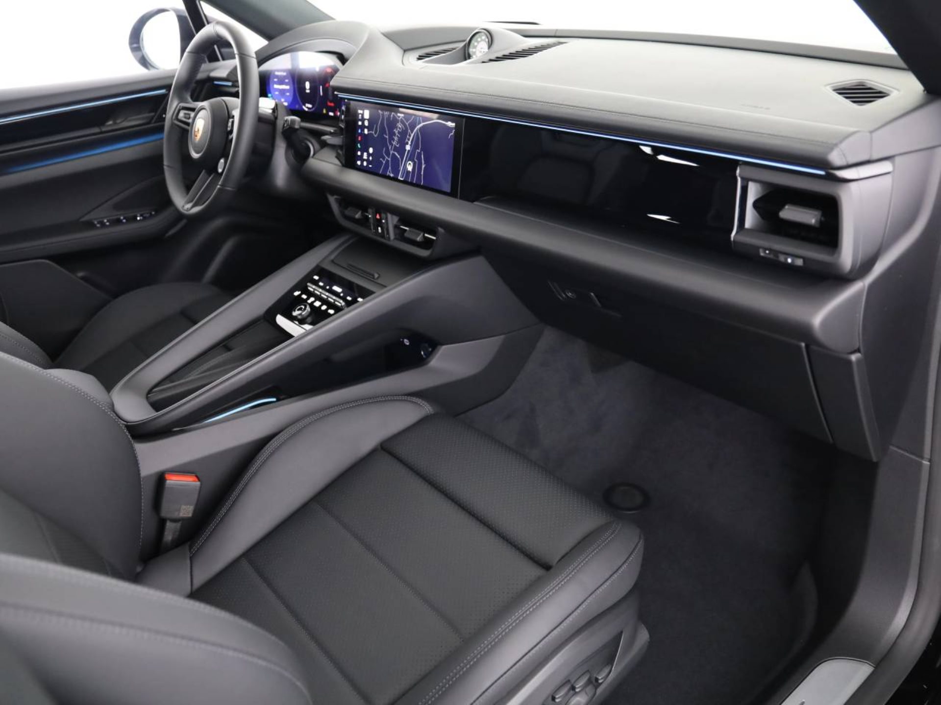 PORSCHE Macan 4S-image-23