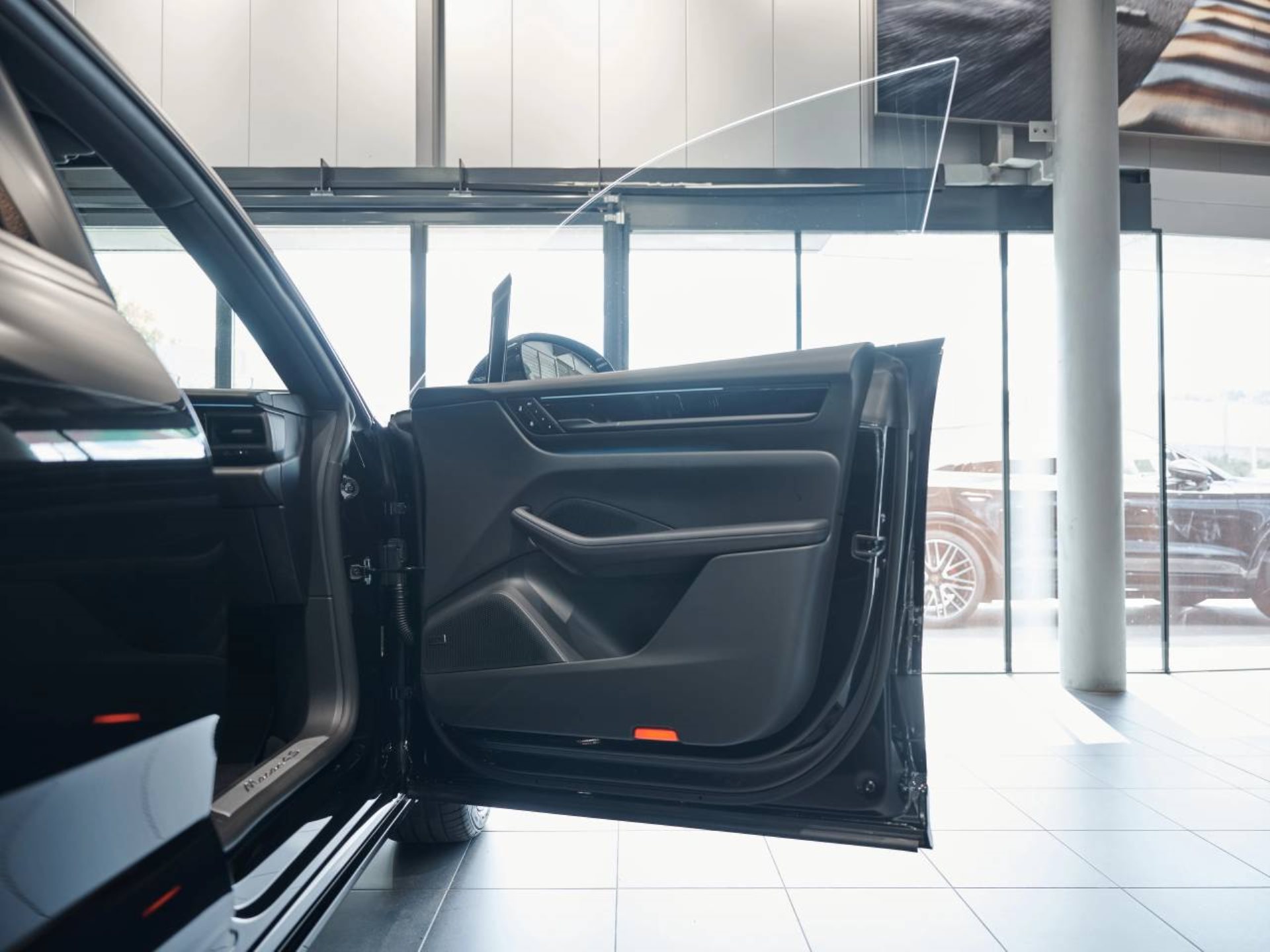 PORSCHE Macan 4S-image-22