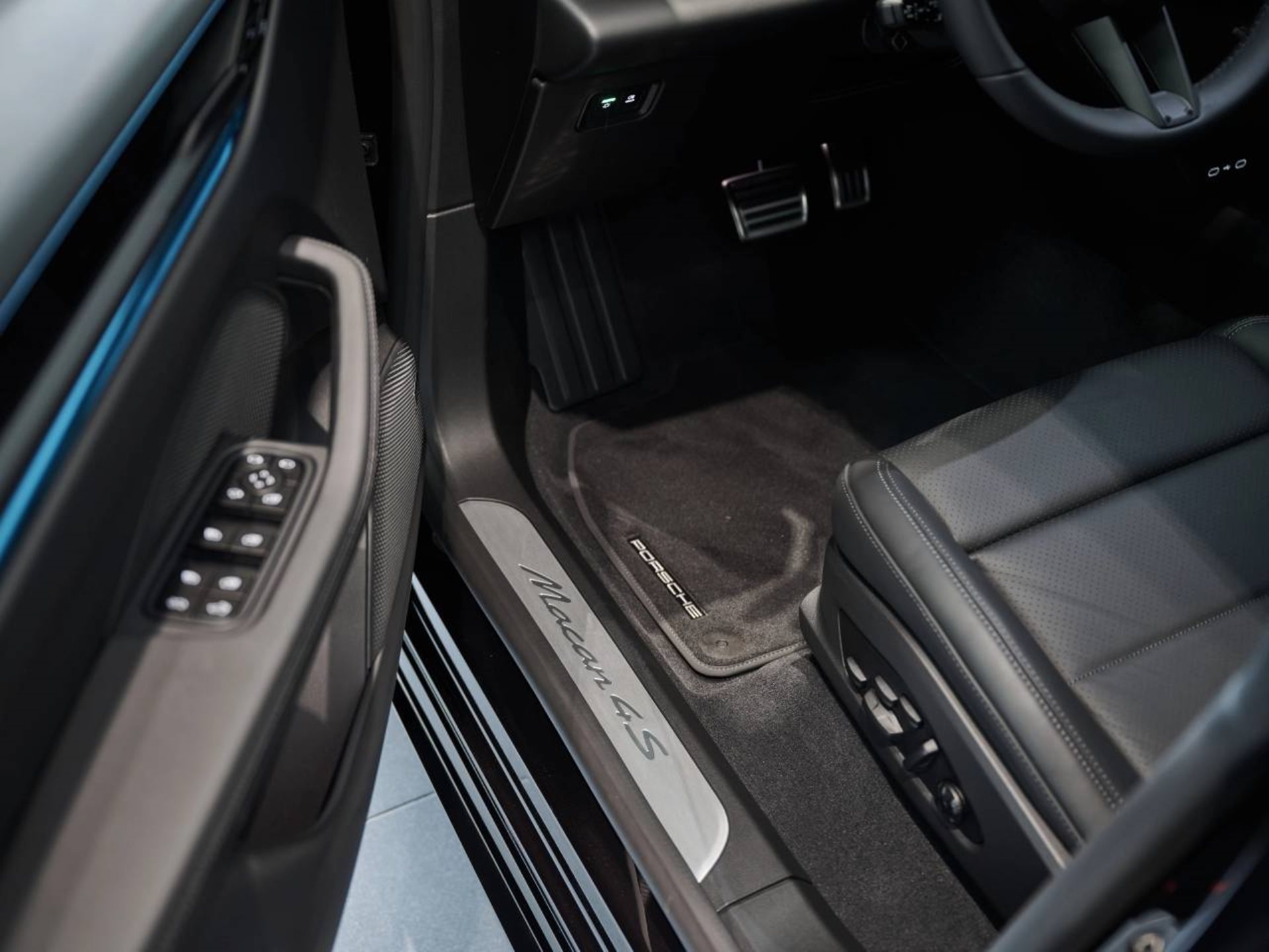 PORSCHE Macan 4S-image-21