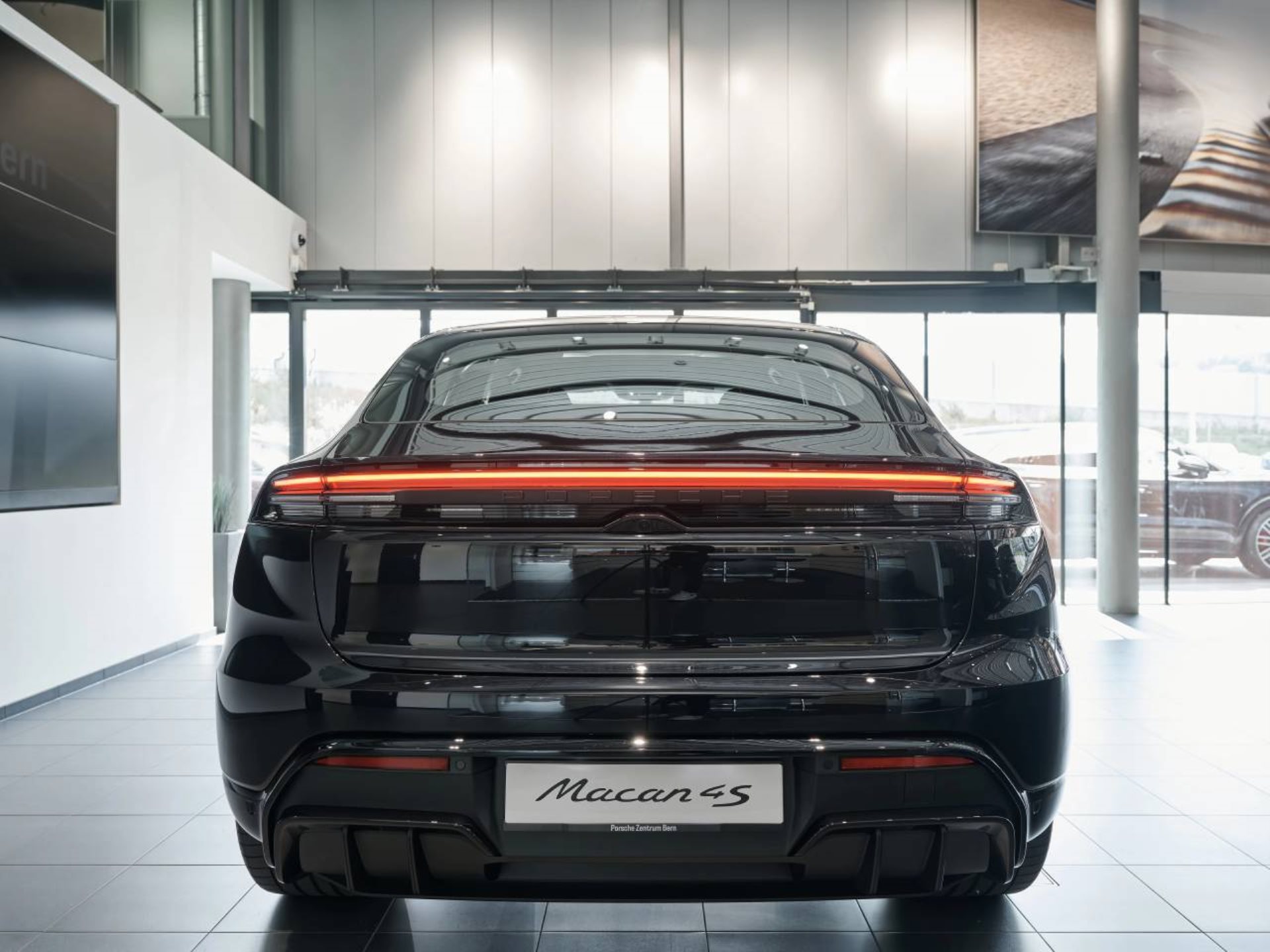 PORSCHE Macan 4S-image-5