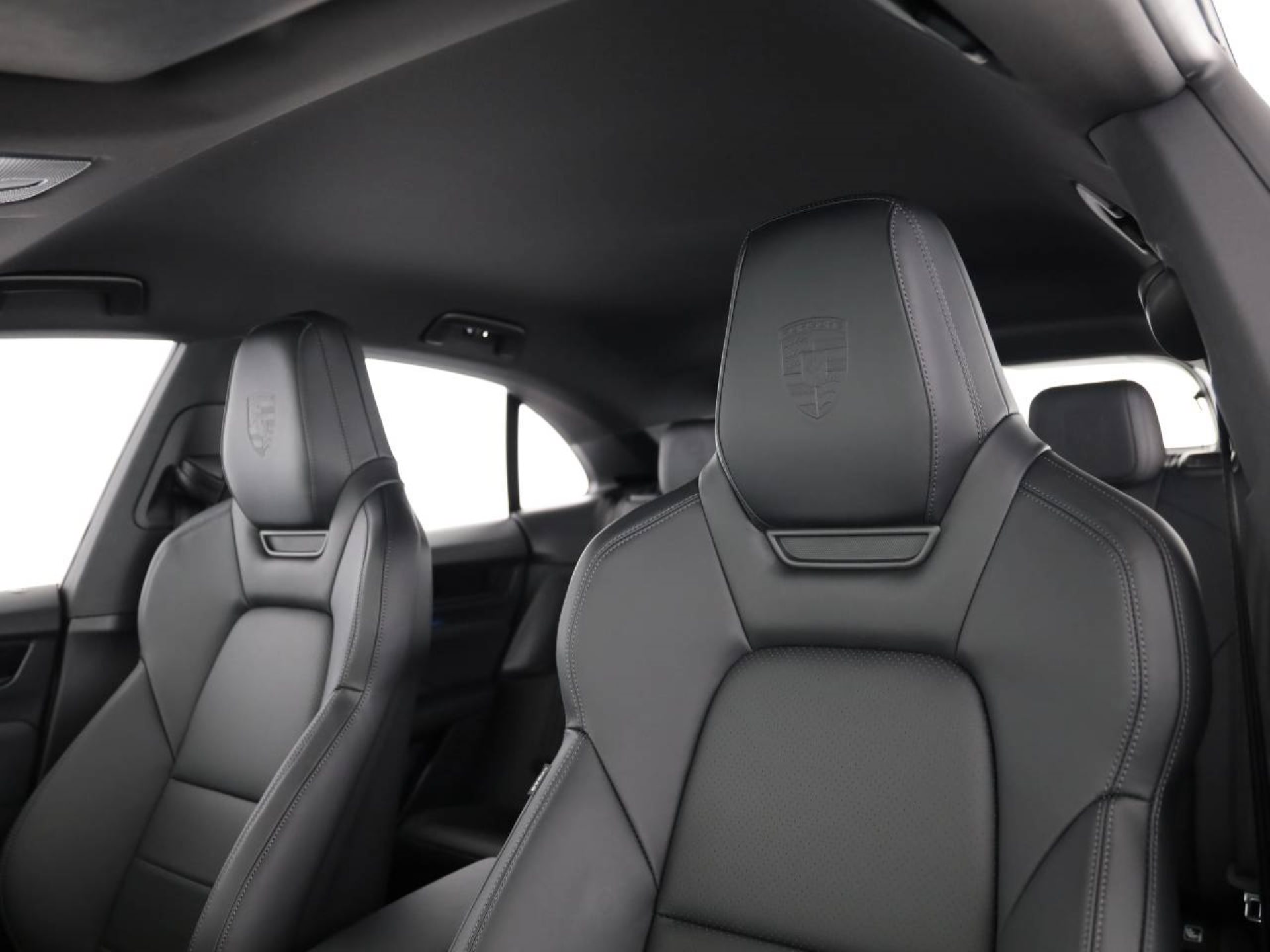 PORSCHE Macan 4S-image-4