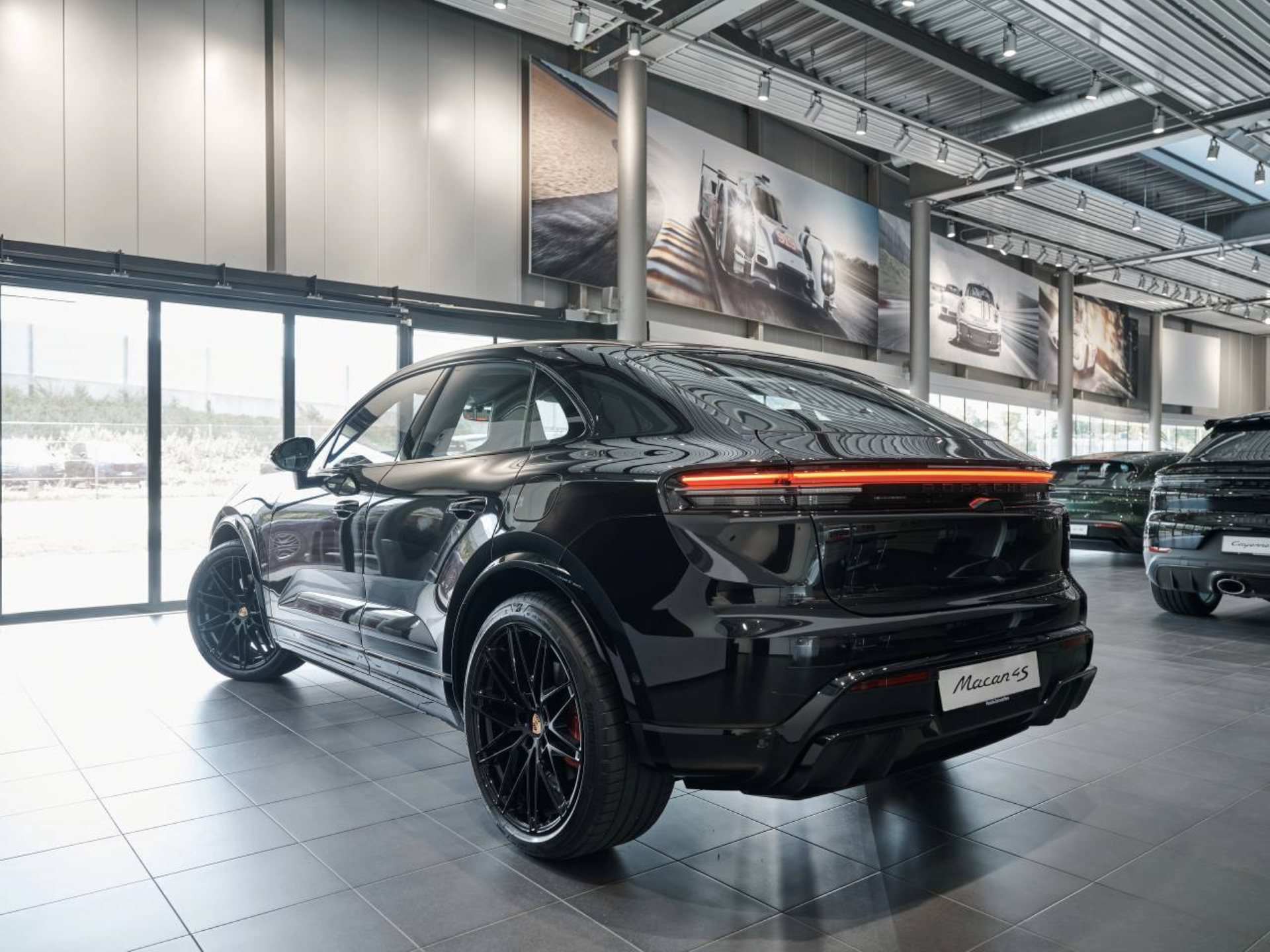 PORSCHE Macan 4S-image-6