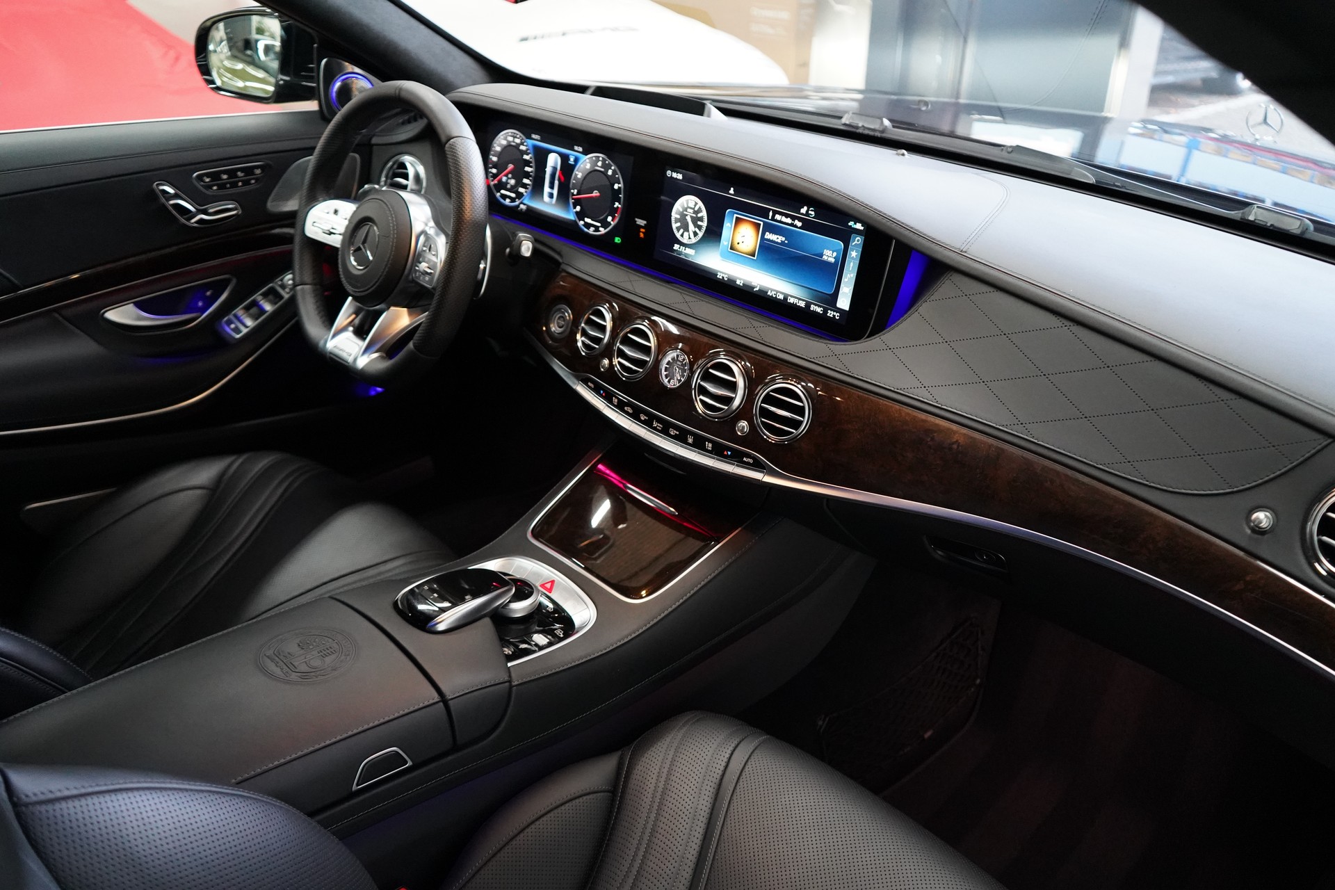 MERCEDES-BENZ S 63 AMG L 4Matic+ 9G-Tronic-image-24