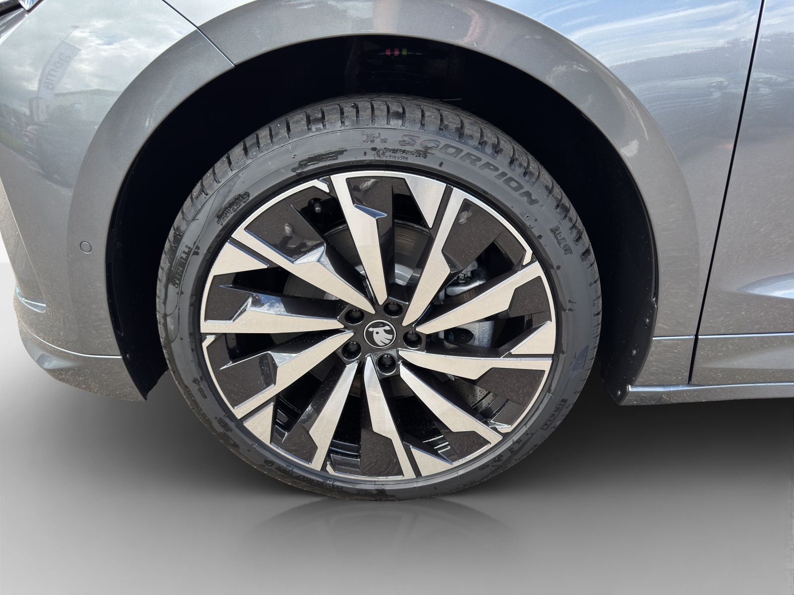 SKODA Enyaq 85x Sportline 4x4-image-14