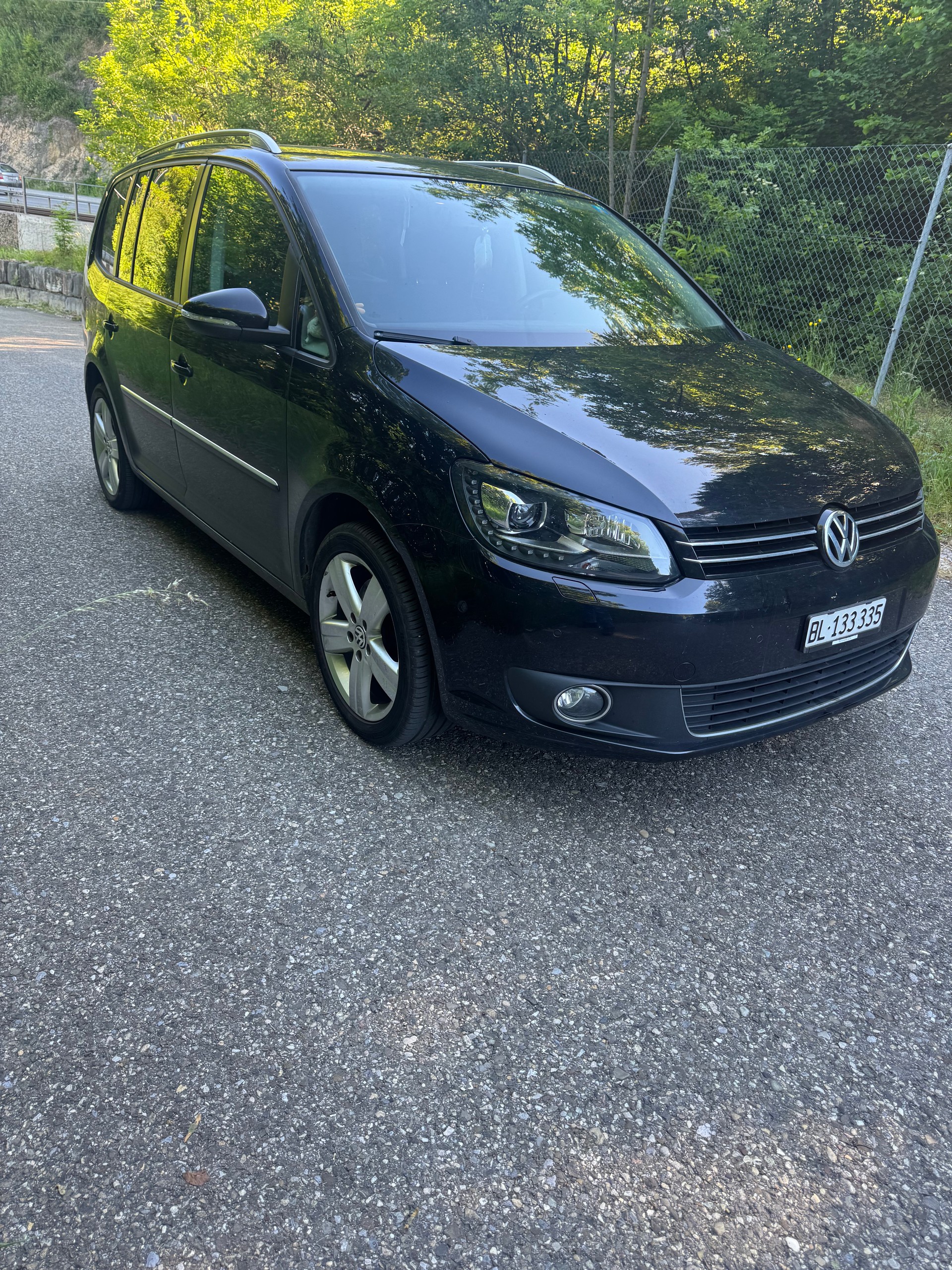 VW Touran 1.4 TSI Highline-image-1