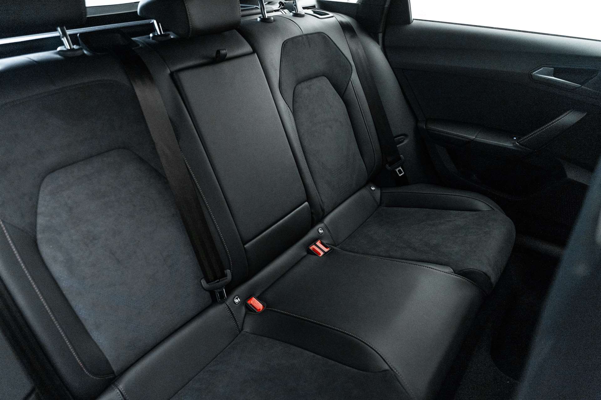 CUPRA LEON ST 2.0 TSi VZ 4Drive 333PS DSG-Automat-image-13