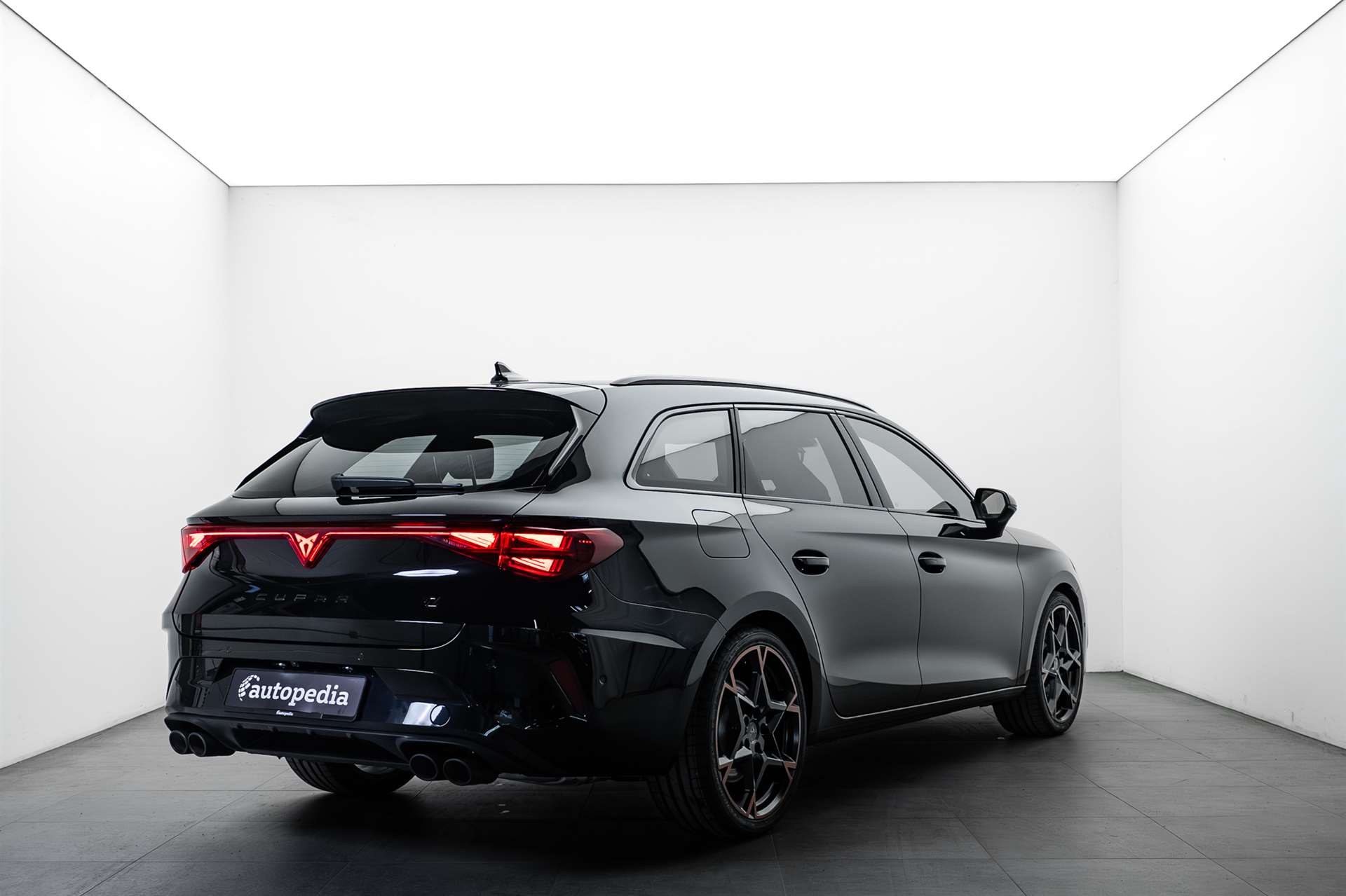 CUPRA LEON ST 2.0 TSi VZ 4Drive 333PS DSG-Automat-showroom-element-2