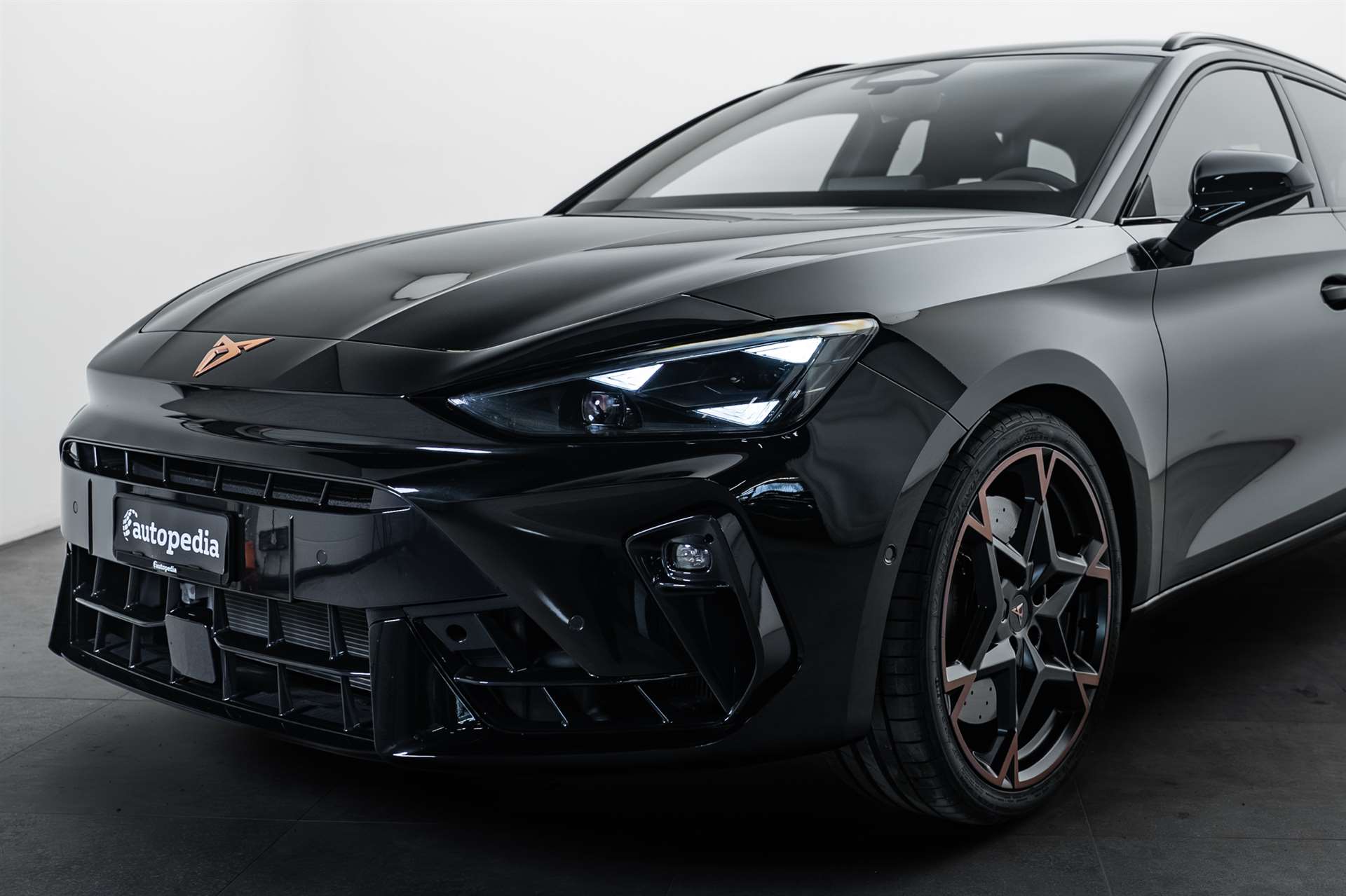 CUPRA LEON ST 2.0 TSi VZ 4Drive 333PS DSG-Automat-image-1