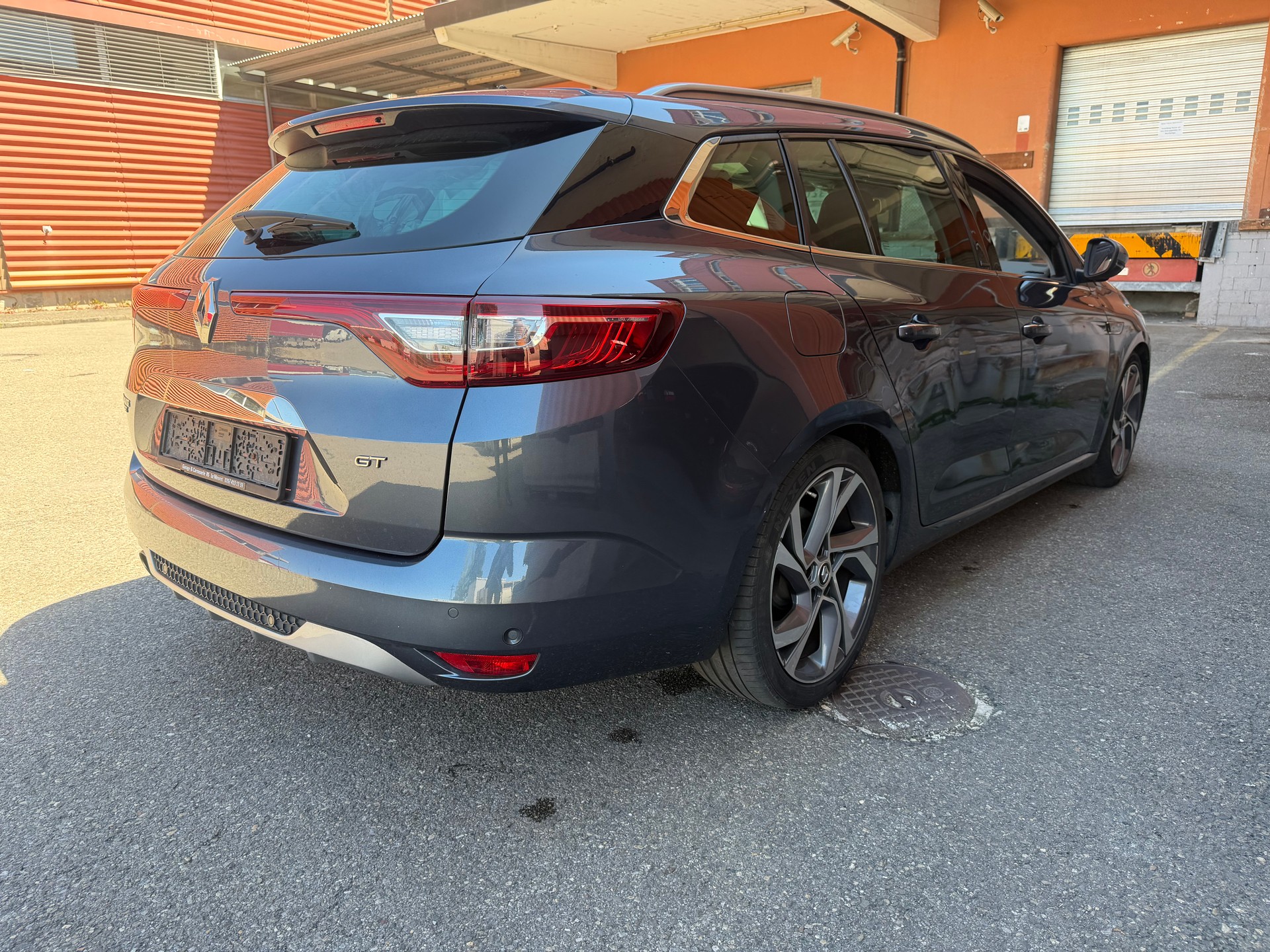 RENAULT Mégane Grandtour 1.6 16V Turbo GT Limited EDC-image-3