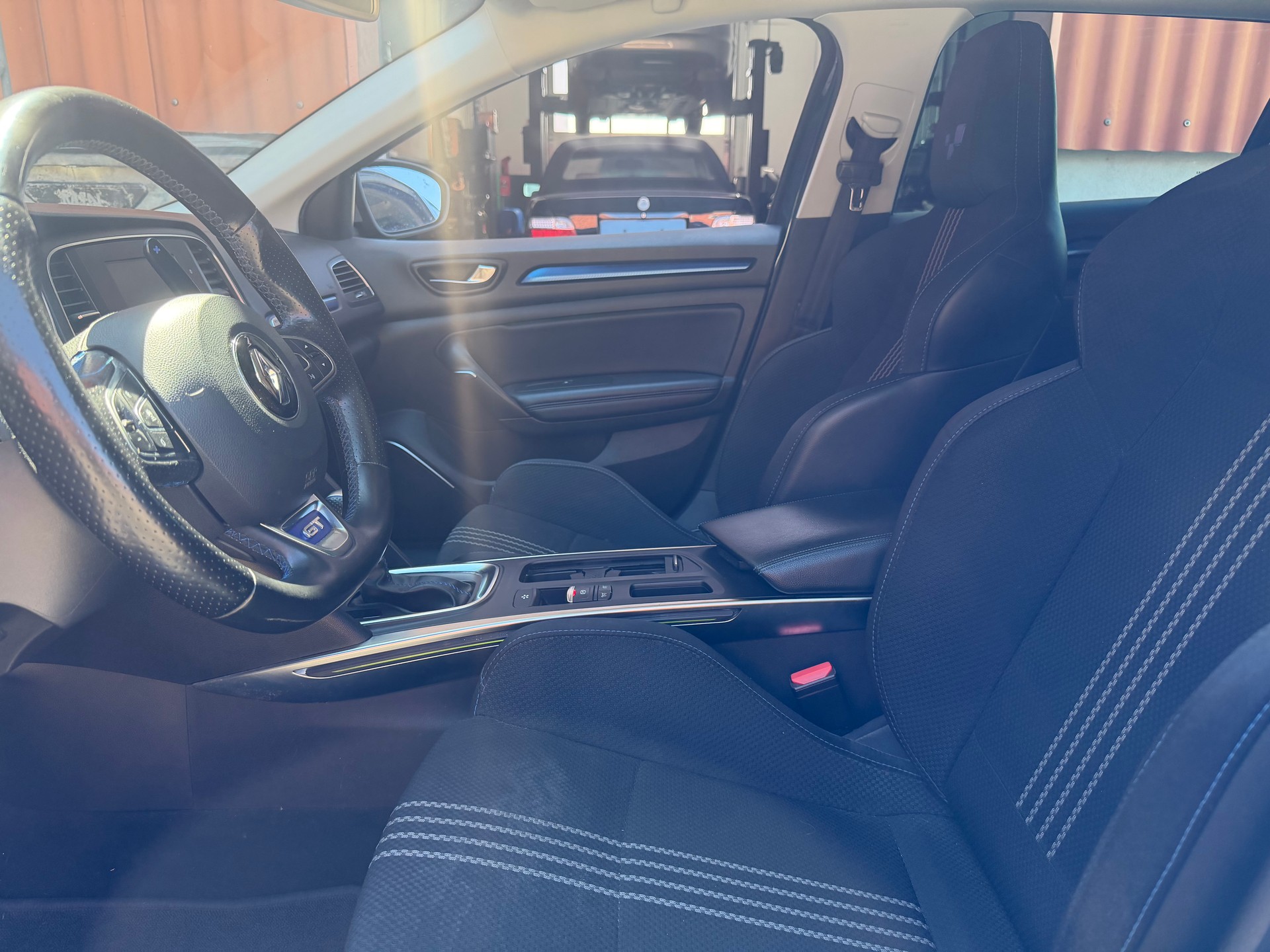 RENAULT Mégane Grandtour 1.6 16V Turbo GT Limited EDC-image-6