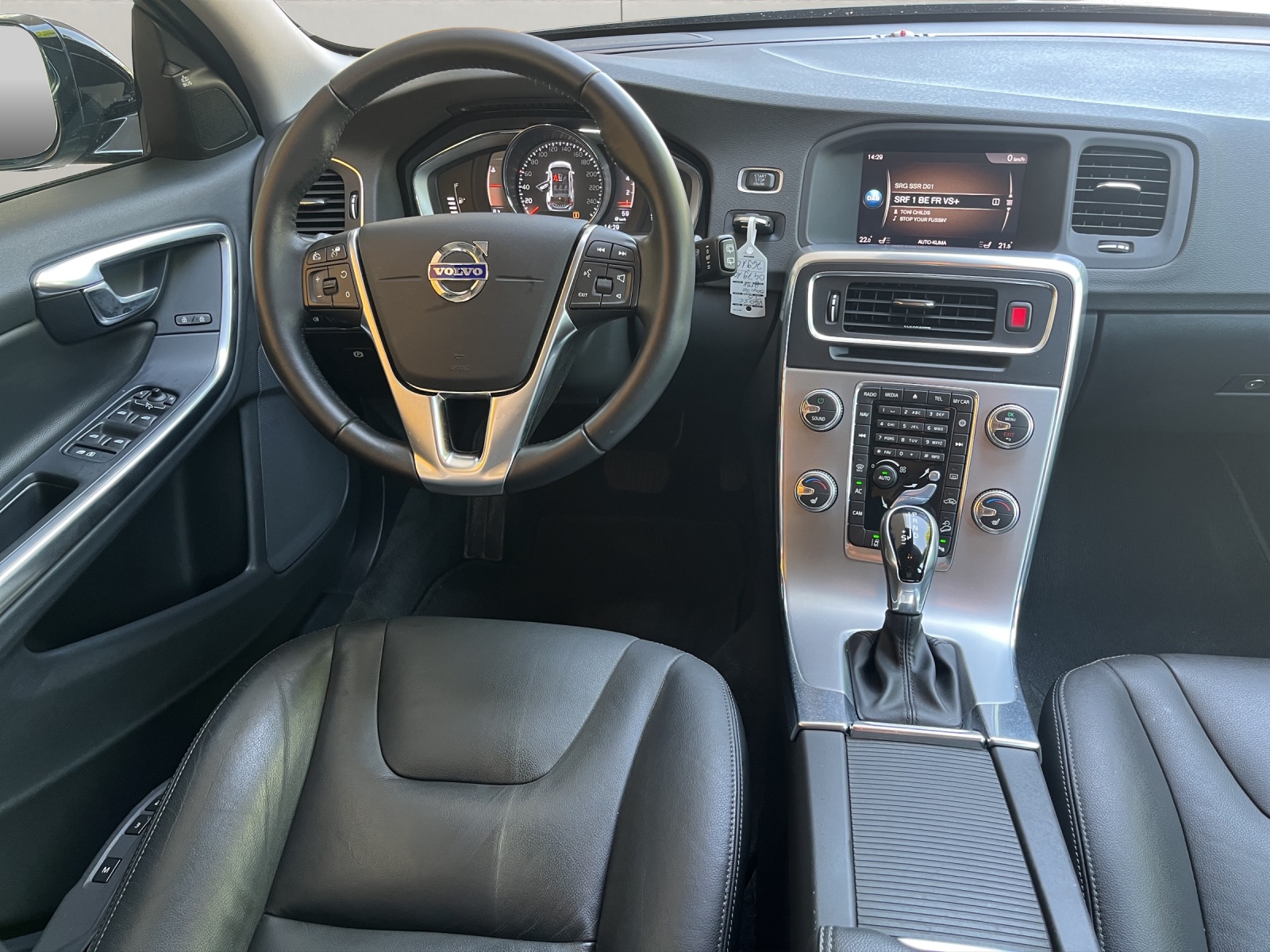 VOLVO V60 Cross Country 2.0 T5 Executive AWD S/S-image-13
