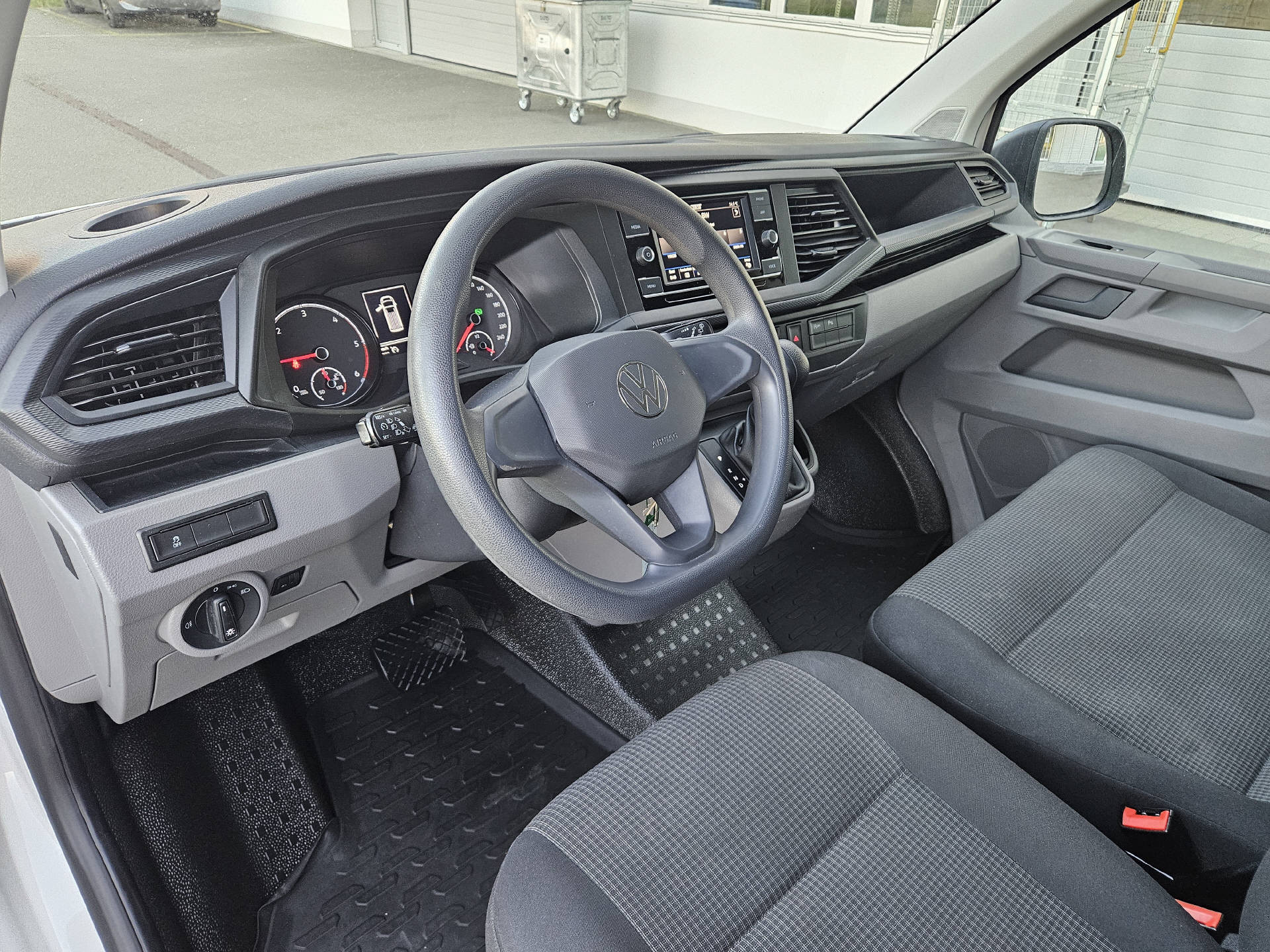 VW T6.1 Kaw. 3400 2.0 TDI 150 DSG 4motion * Hochdach *-image-13