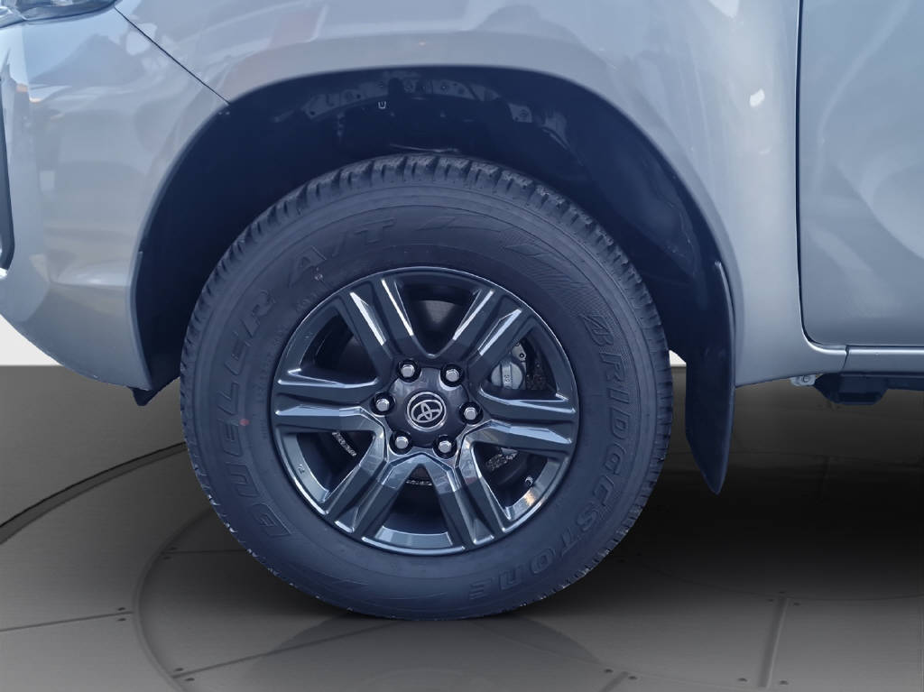TOYOTA Hilux 2.8d MHEV Style Double Cab 4x4-image-14