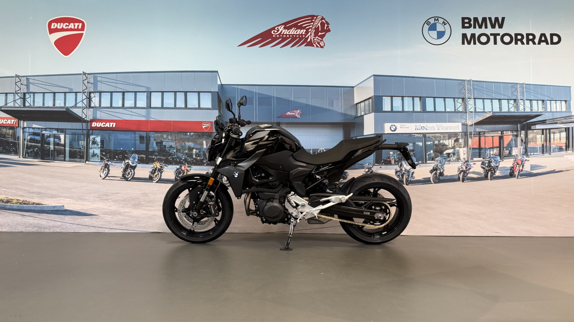 BMW F 900 R A2 Triple Black Leasing à partir de 2.9% / Rabaissé-showroom-element-3