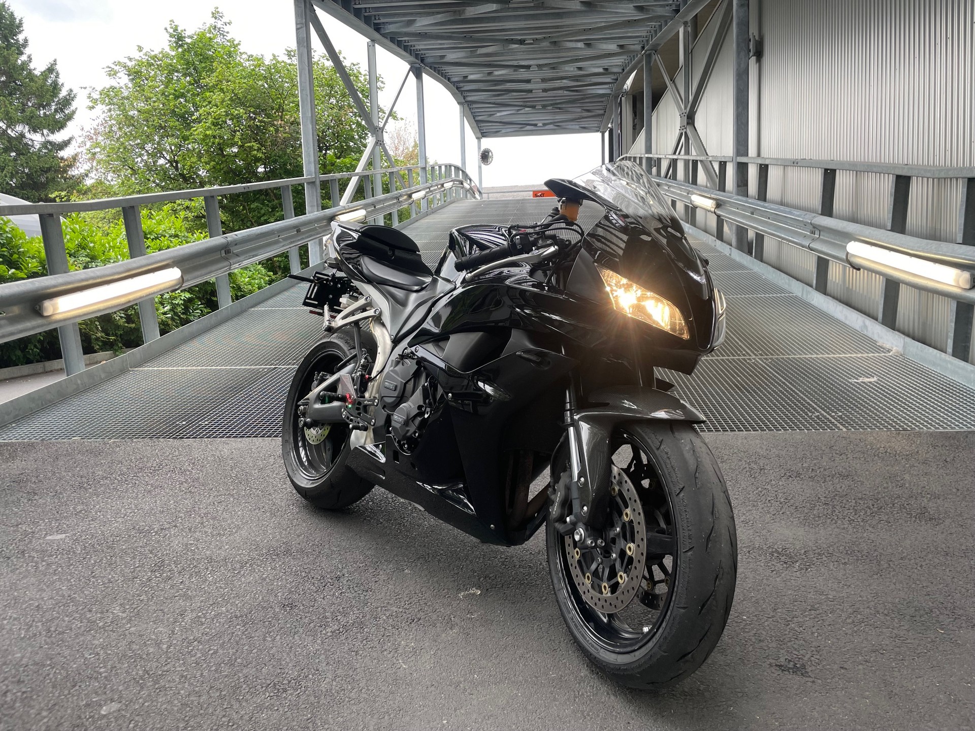 HONDA CBR 600 RR-image-0