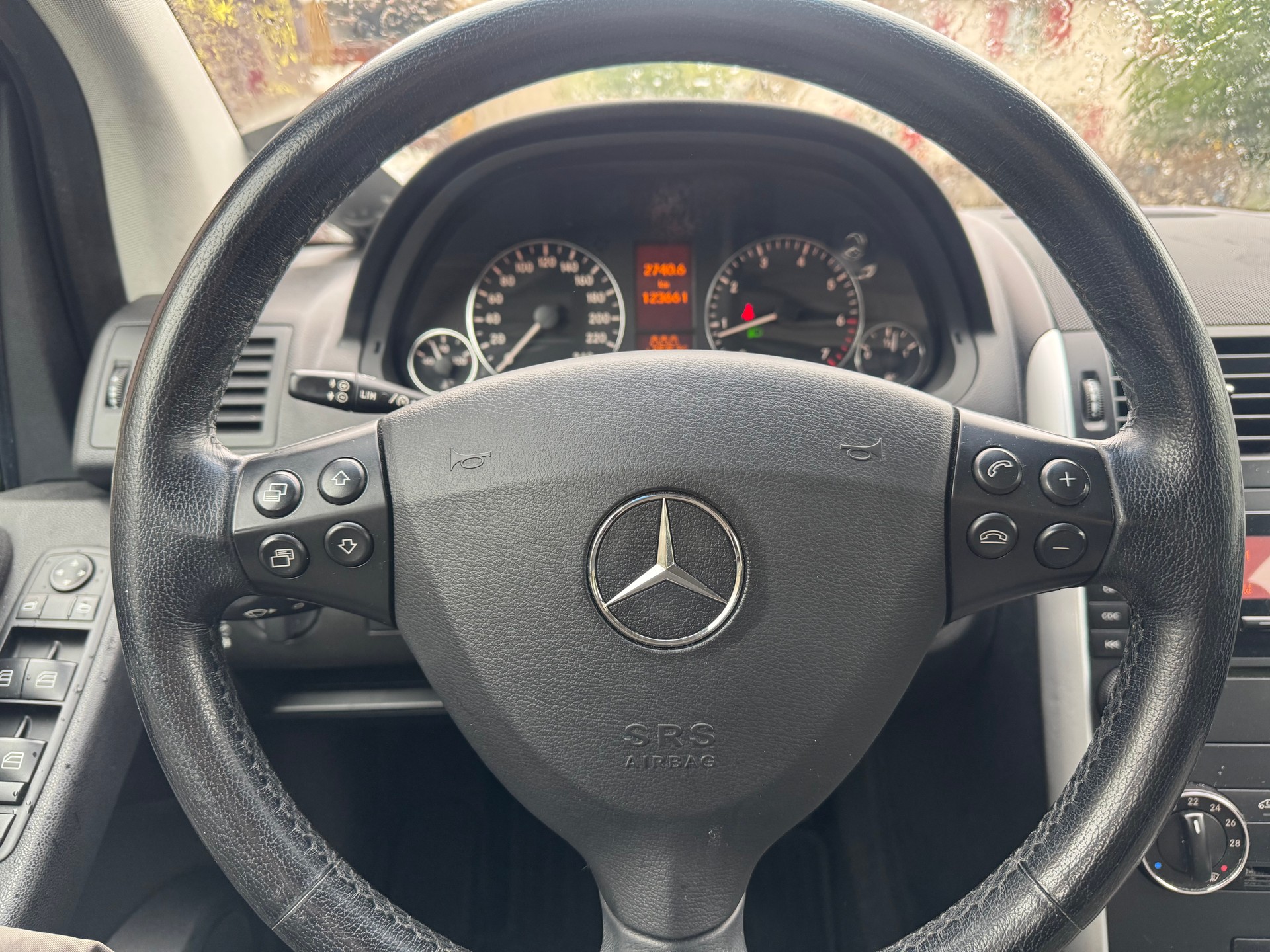 MERCEDES-BENZ A 200 Avantgarde-image-15