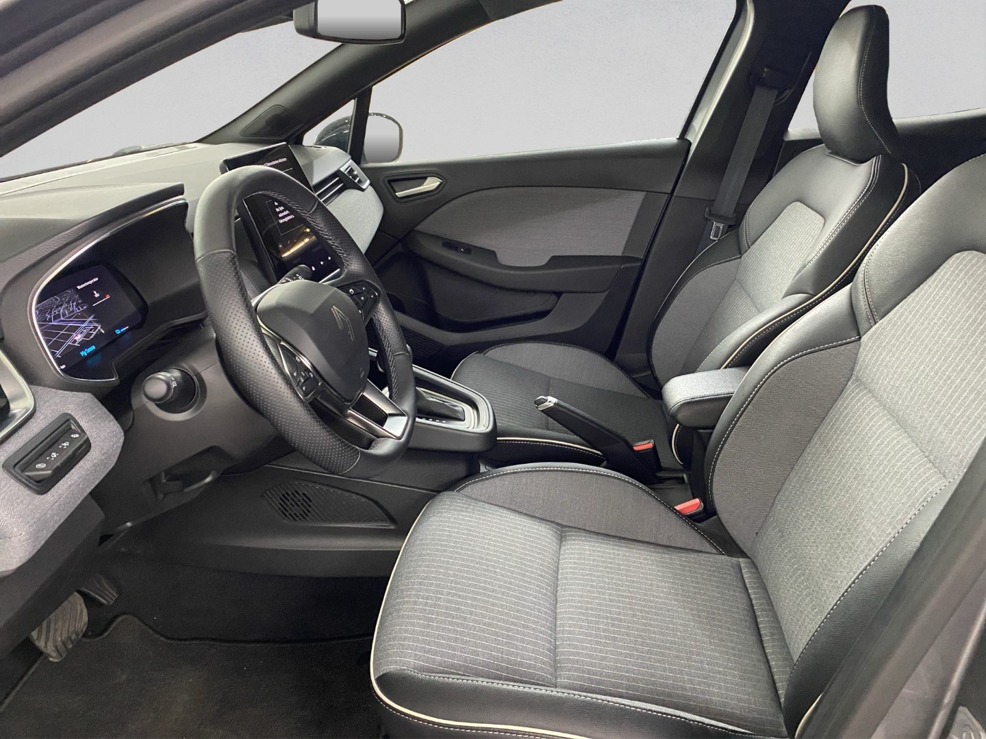 RENAULT Clio 1.6 E-Tech Techno-image-8