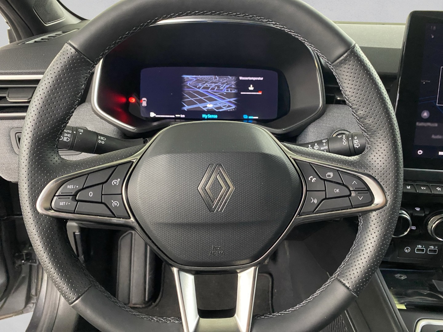 RENAULT Clio 1.6 E-Tech Techno-image-6